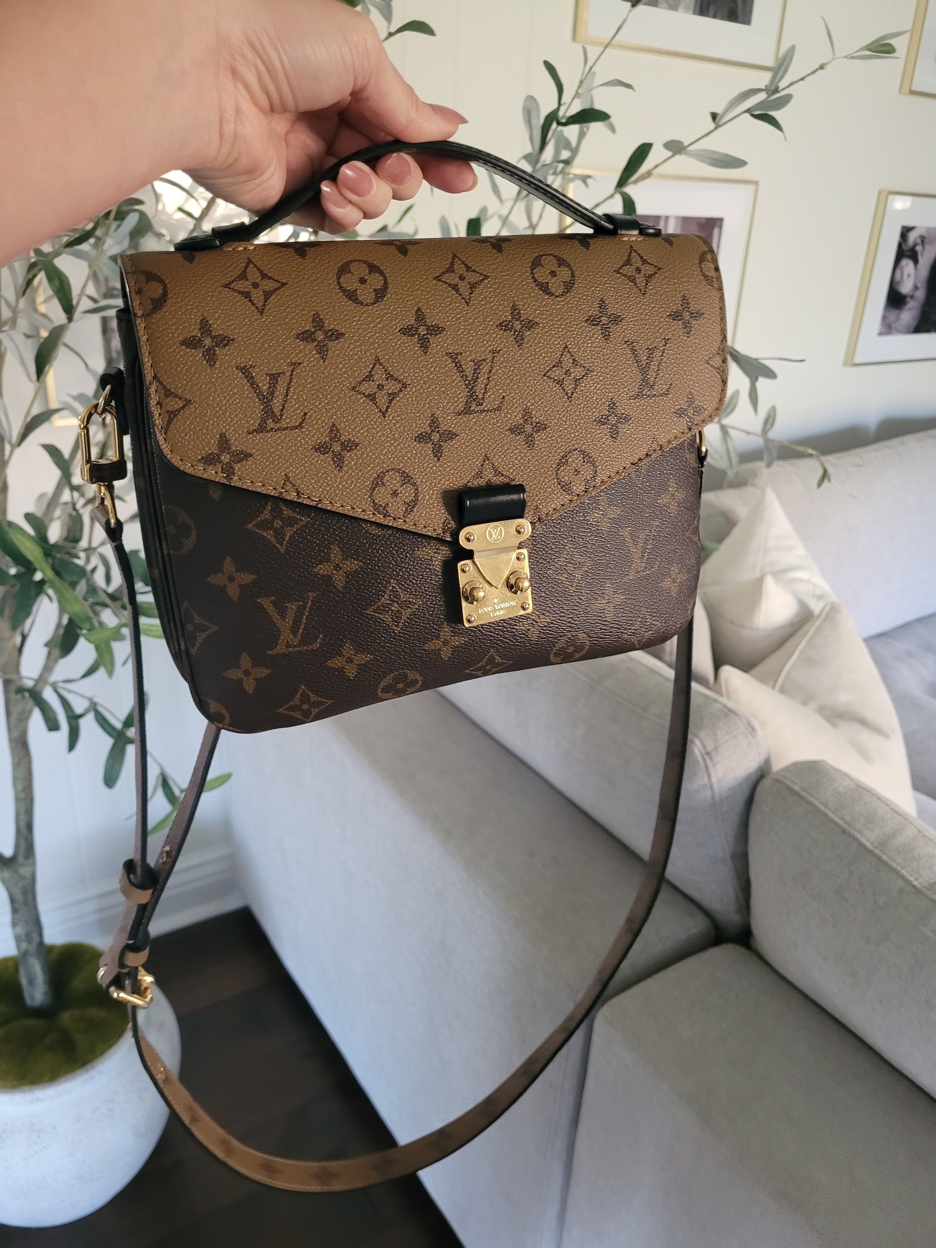 New spring bag from @Vivrelle - a new designer bag every month with this exclusive membership - an absolute dream come true and the perfect Mother's Day Gift! First month free with code ahavertyharris ! #vivrelle #vivrellepartner

#LTKselfcare #LTKWorkwear #LTKmomlife