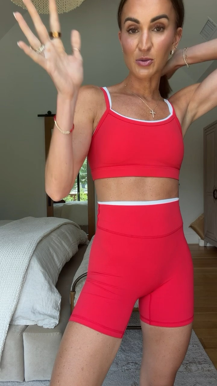 Fell in love with this set and had to have it in another color! 🫶🏼 super comfortable yet still so flattering 💗 amazon strikes again, y’all!