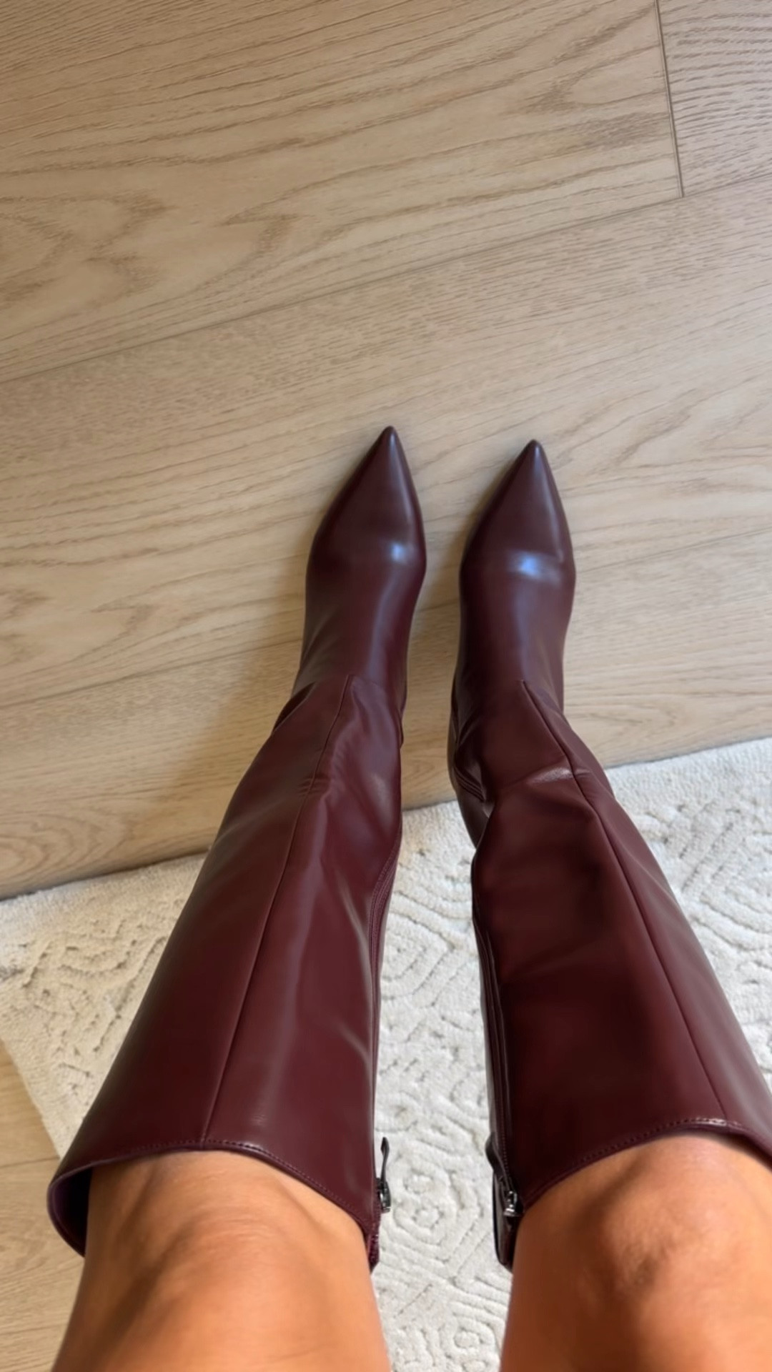 Amazon burgundy boots! They are tts and so comfortable! Definitely a fall closet staple 

WOMENS boots
Knee high boots 
Amazon find


#LTKSeasonal #LTKxPrimeDay #LTKShoeCrush