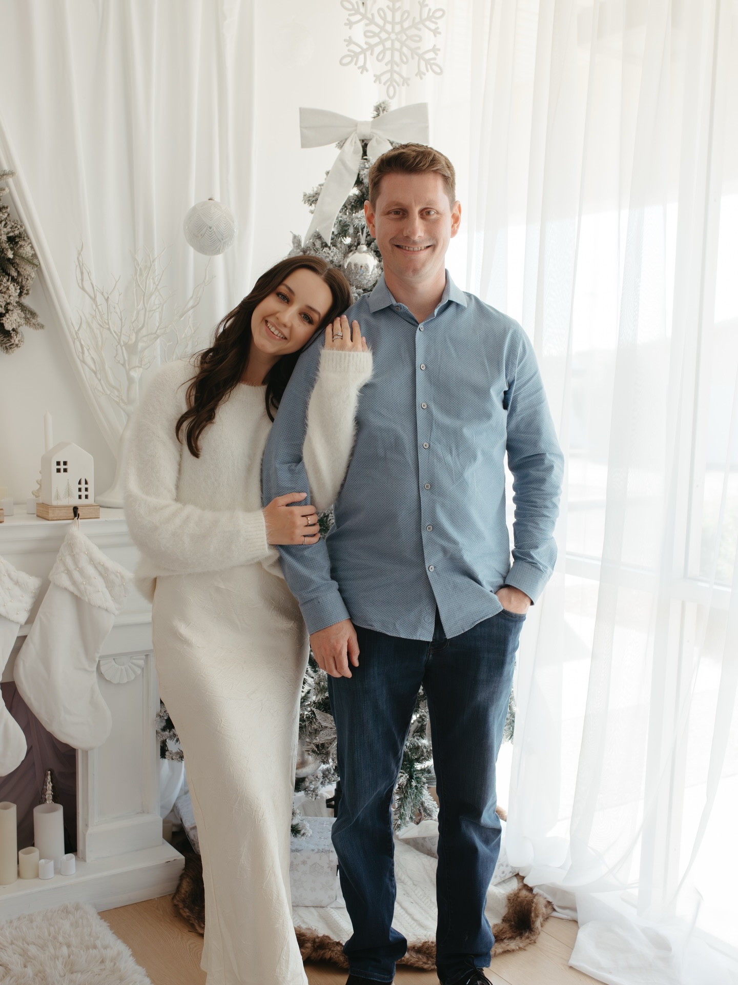 Merry Christmas from our family to yours ✨🎄❤️ 

📸 @hollynagelphotography