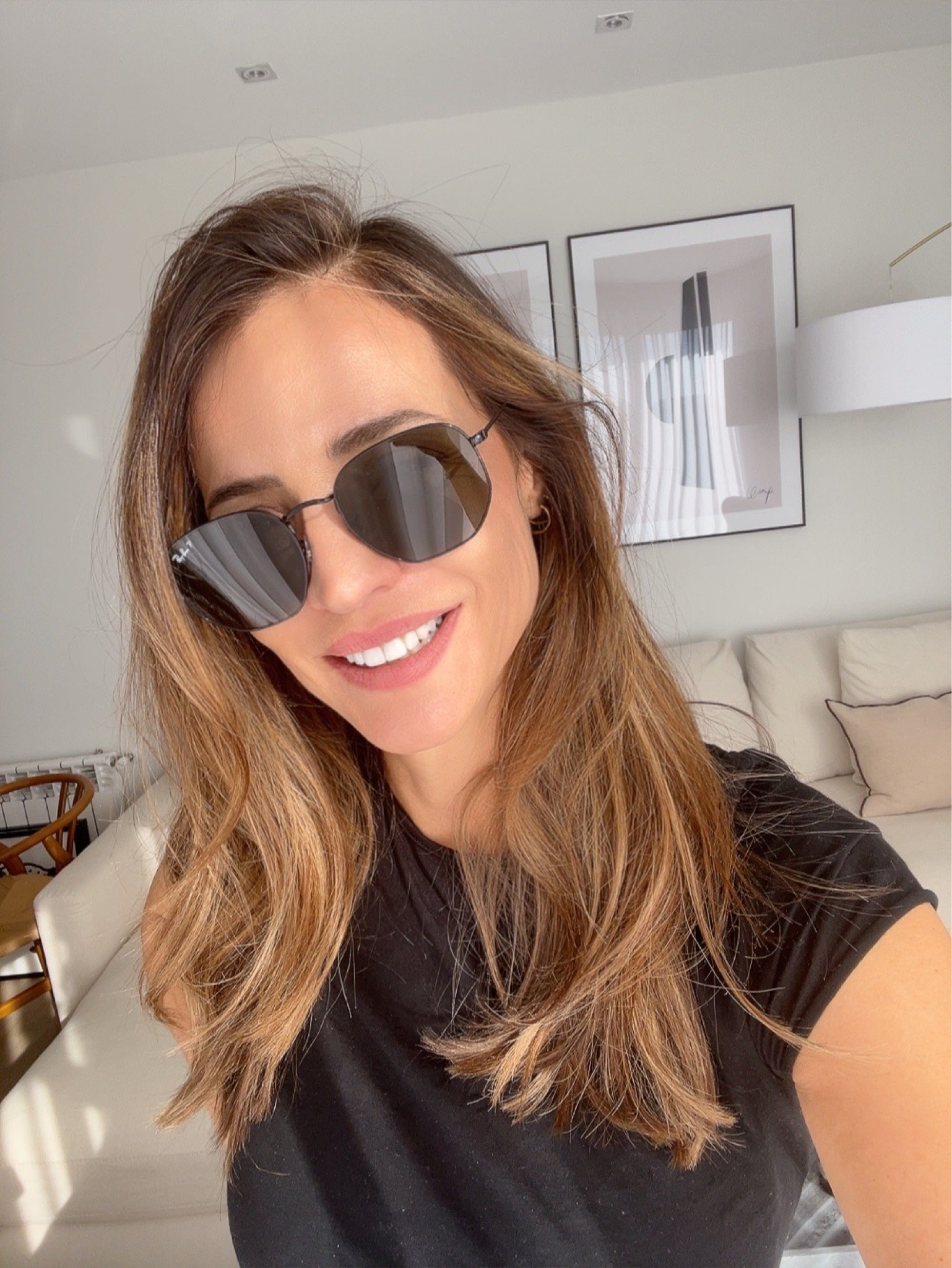 Gafas de sol Hexagonal de Ray-Ban. 

Combinan una novedad con una forma retro recientemente introducida. 

Disponible en 13 colores. 

gafas de sol, accesorios, lentes planas hexagonales, modelo clásico, lentes gris, accesorios de verano, España. 

#LTKSeasonal #LTKeurope #LTKstyletip