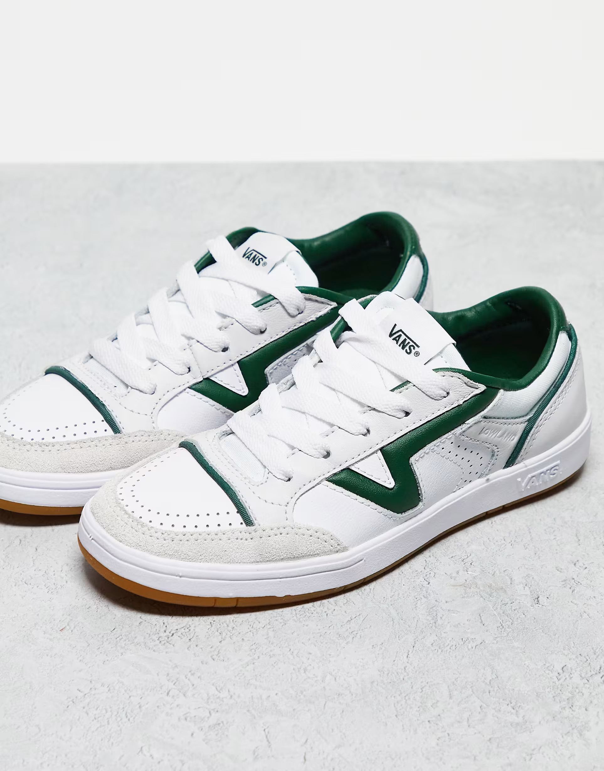 Vans lowland sneakers in white leather with green details | ASOS (Global)