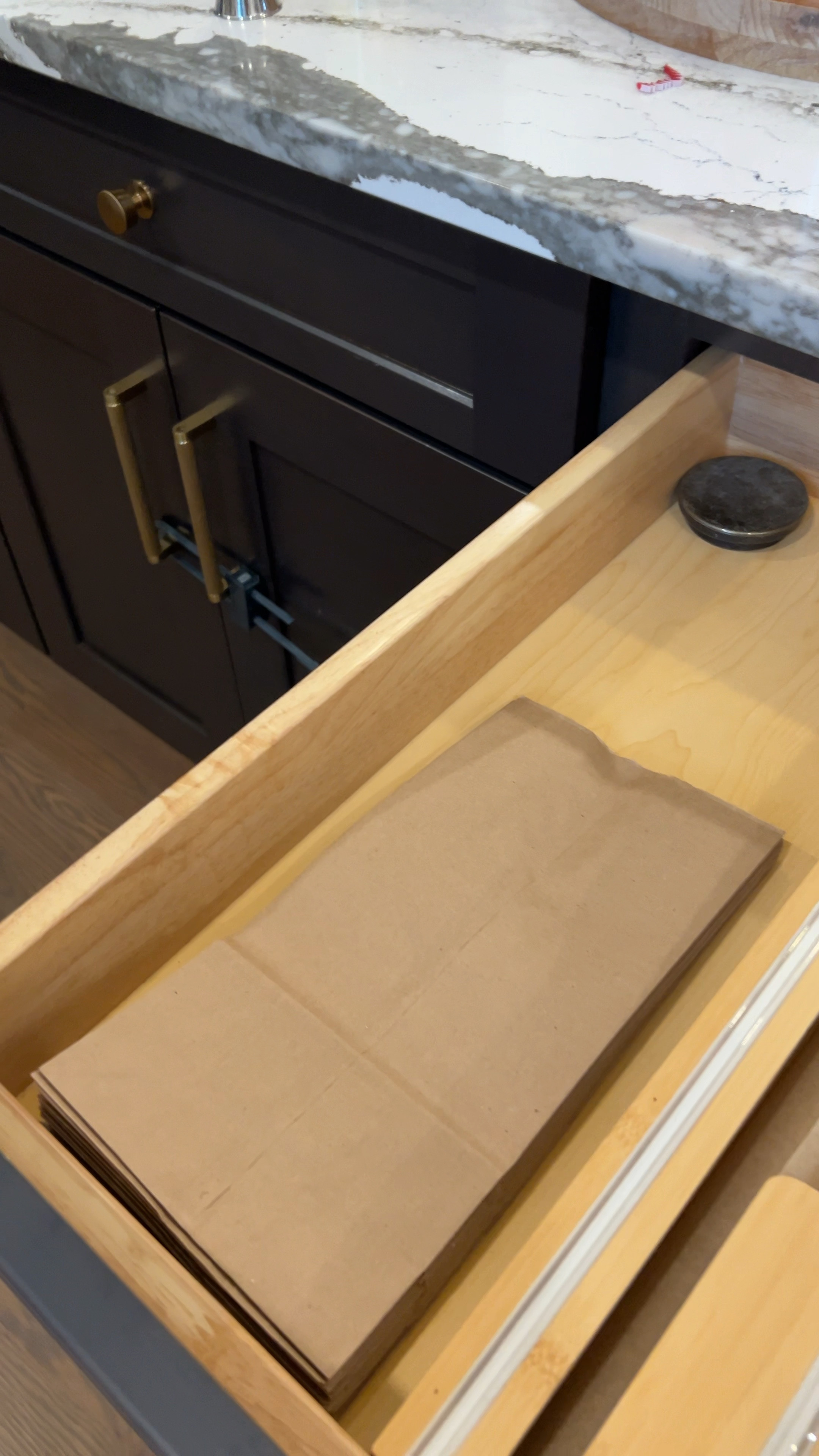 These are my favorite kitchen organizers and a great way to keep my drawers clean and organized. I add a tiny piece of putty on the bottom so they don’t shift and move around in the drawer. The putty doesn’t damage anything either 😉


Ziplock organizer 
Drawer organizer 
Kitchen organization 

#LTKfindsunder50 #LTKhome #LTKMostLoved