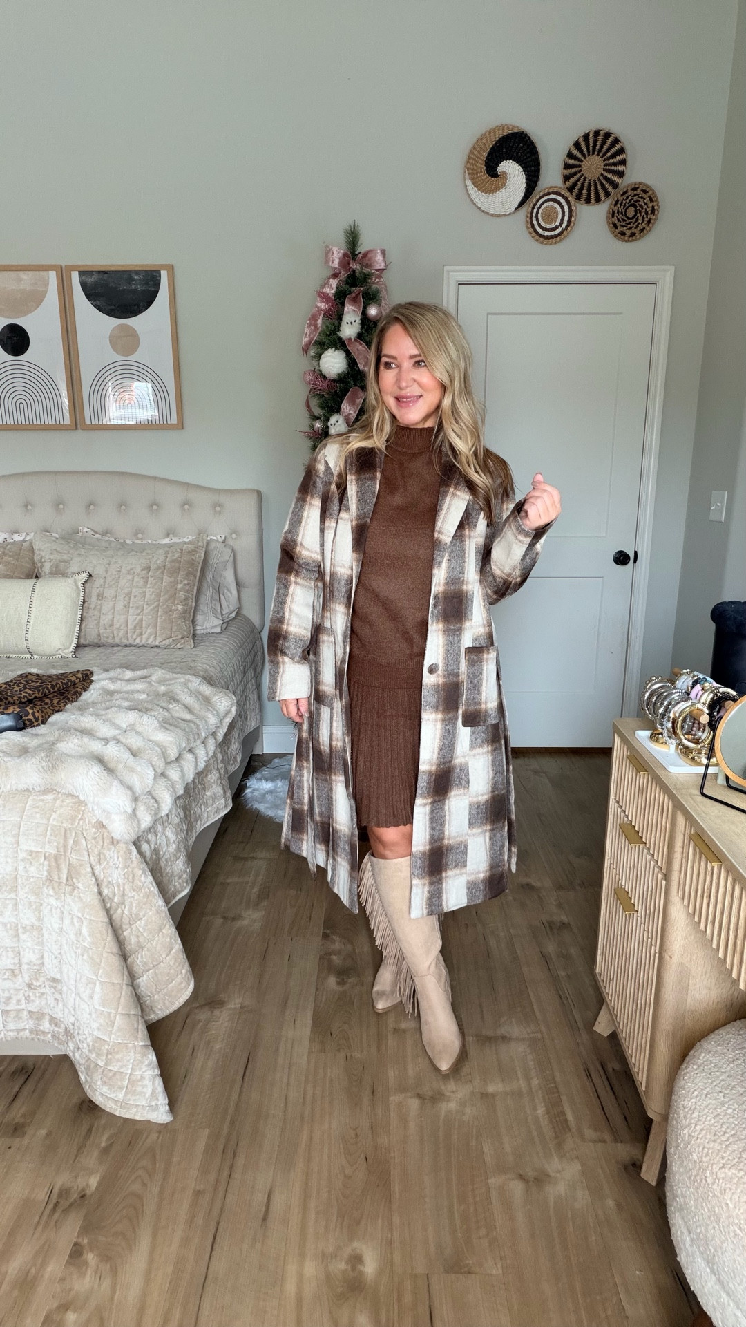 Size large in everything except the black set is a medium. Boots are tts 

#LTKPetite #LTKOver40 #LTKMidsize