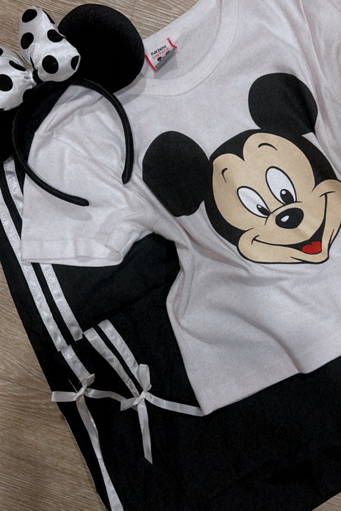 Track pants🤍🖤

#LTKFindsUnder100 #LTKFindsUnder50 #LTKStyleTip