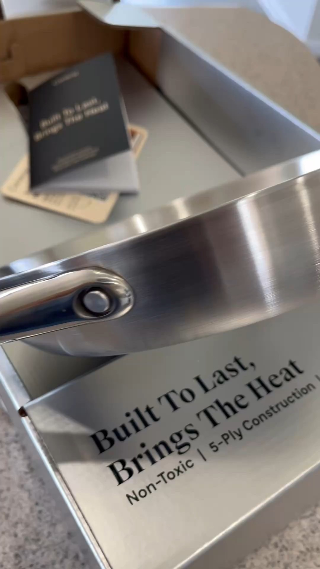 Non-toxic stainless steel cookwaree