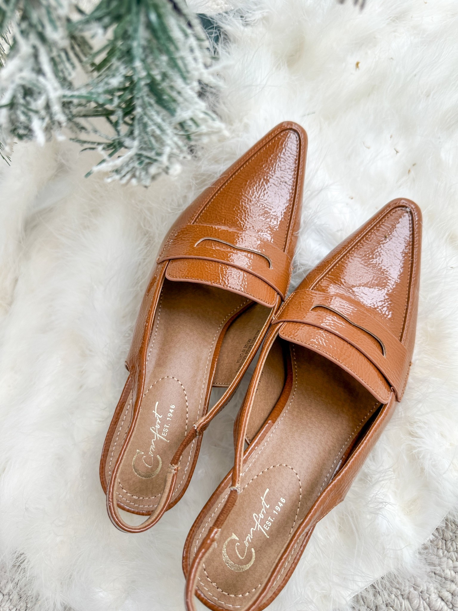 The winter loafer you need in your closet!
I’ve already worn these more times than I can count!
They also come in a flat version in green that I just ordered!


#LTKFindsUnder50