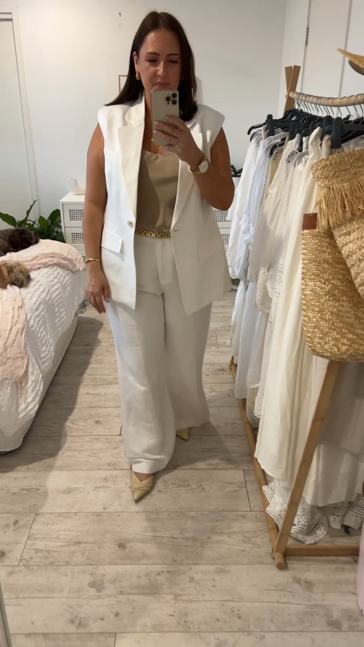 Summer Suiting! 
The waistcoat has become the hero piece this season it's perfect for all occasions and incredibly versatile teamed with a wide-leg trousers to create a timelessly elegant look! 
I'm wearing the 16 in the pants & I've sized up in the longline waistcoat to a 18 for an oversized look! 

#LTKstyletip #LTKVideo #LTKaustralia