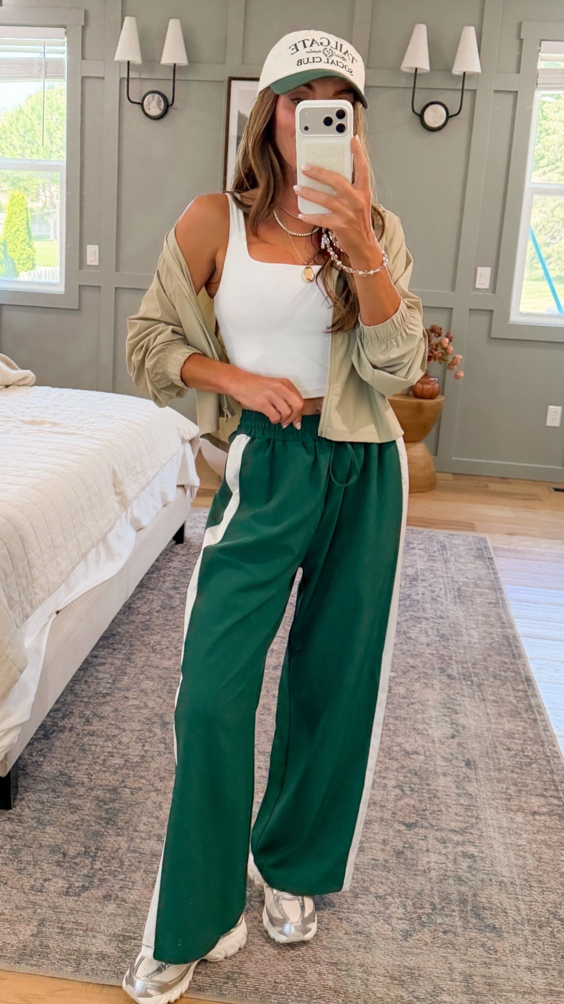 Sports mom 🤝 Cool mom & the comfort level is 100/10!

#Athleisure #sportsmom

#LTKmomlife #LTKootd #LTKdayinmylife