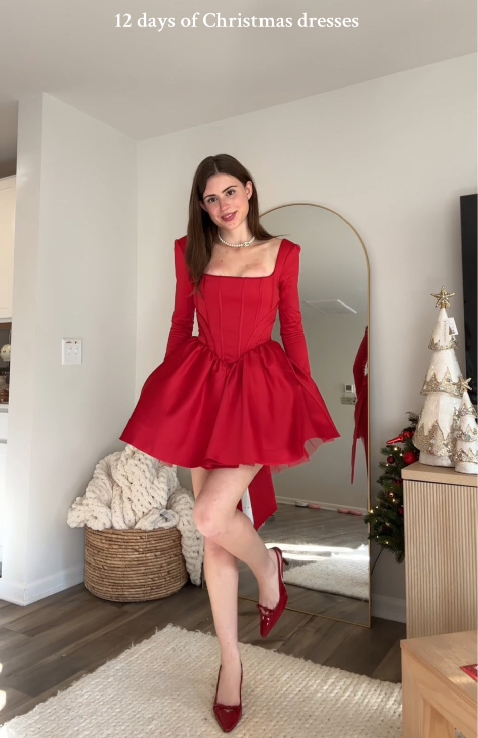 The dress is from house of CB! LTK won’t let me link the exact one so I linked some similar ❤️