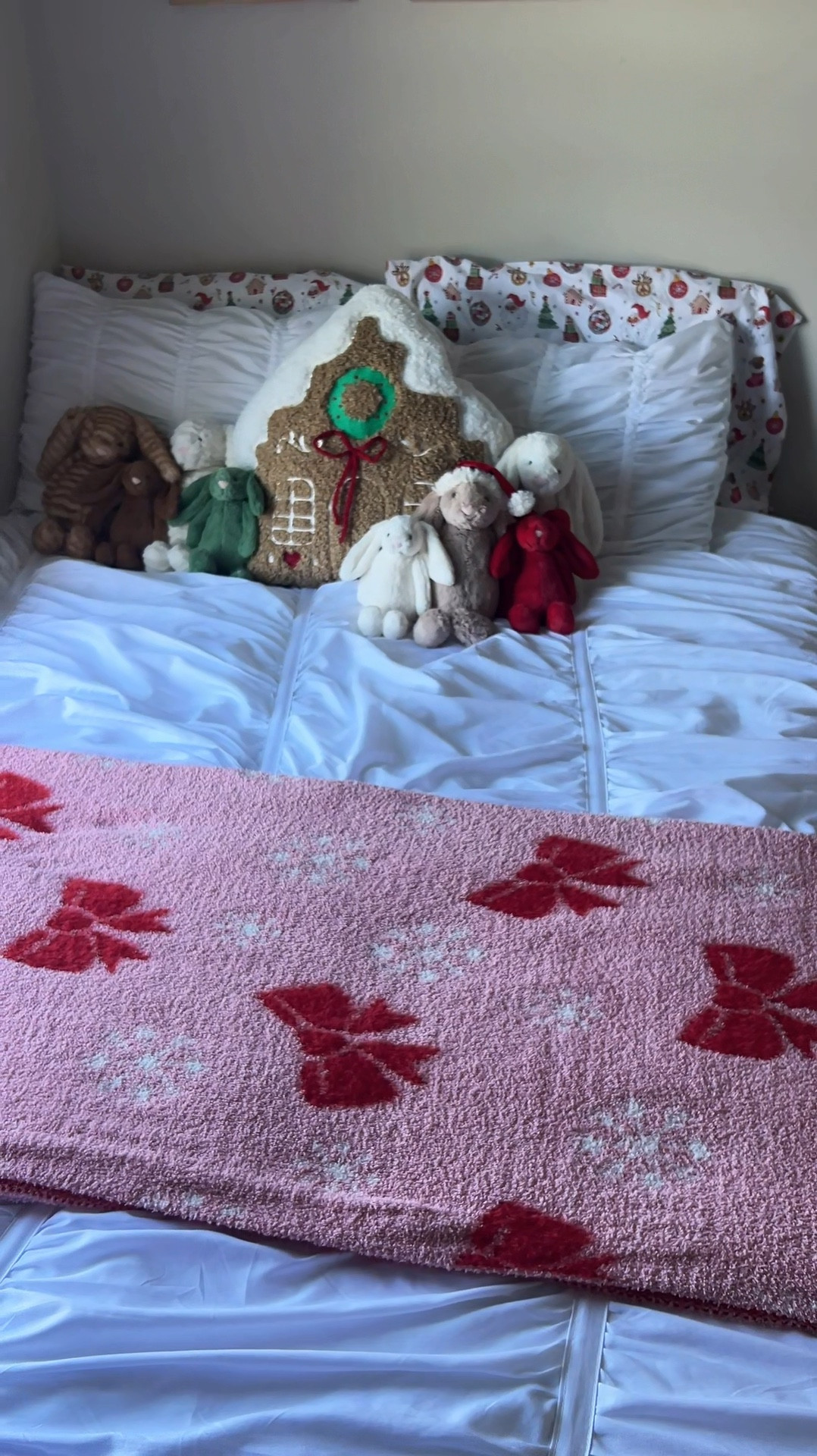 A HomeGoods Christmas if you will✨☺️👏❤️🎄🎀

#LTKHoliday #LTKGiftGuide #LTKSeasonal