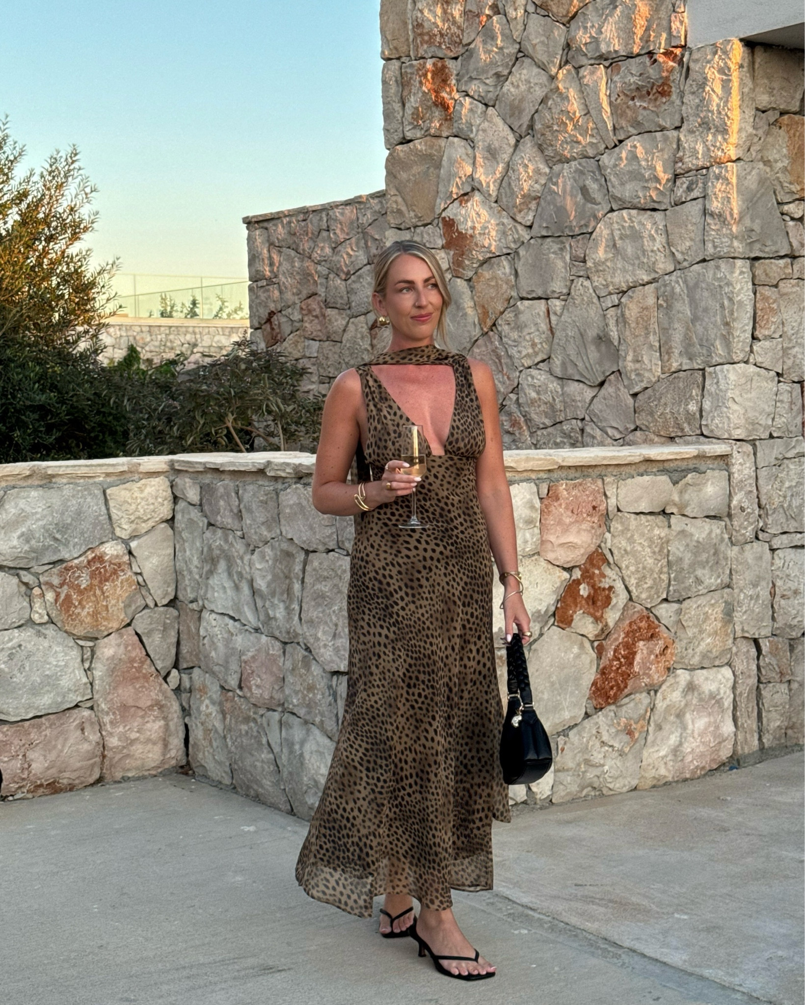 Zara leopard print dress 🐆🤎 I wear a size S

Evening outfits, dresses 

#LTKuk #LTKFashionMonth #LTKdresses