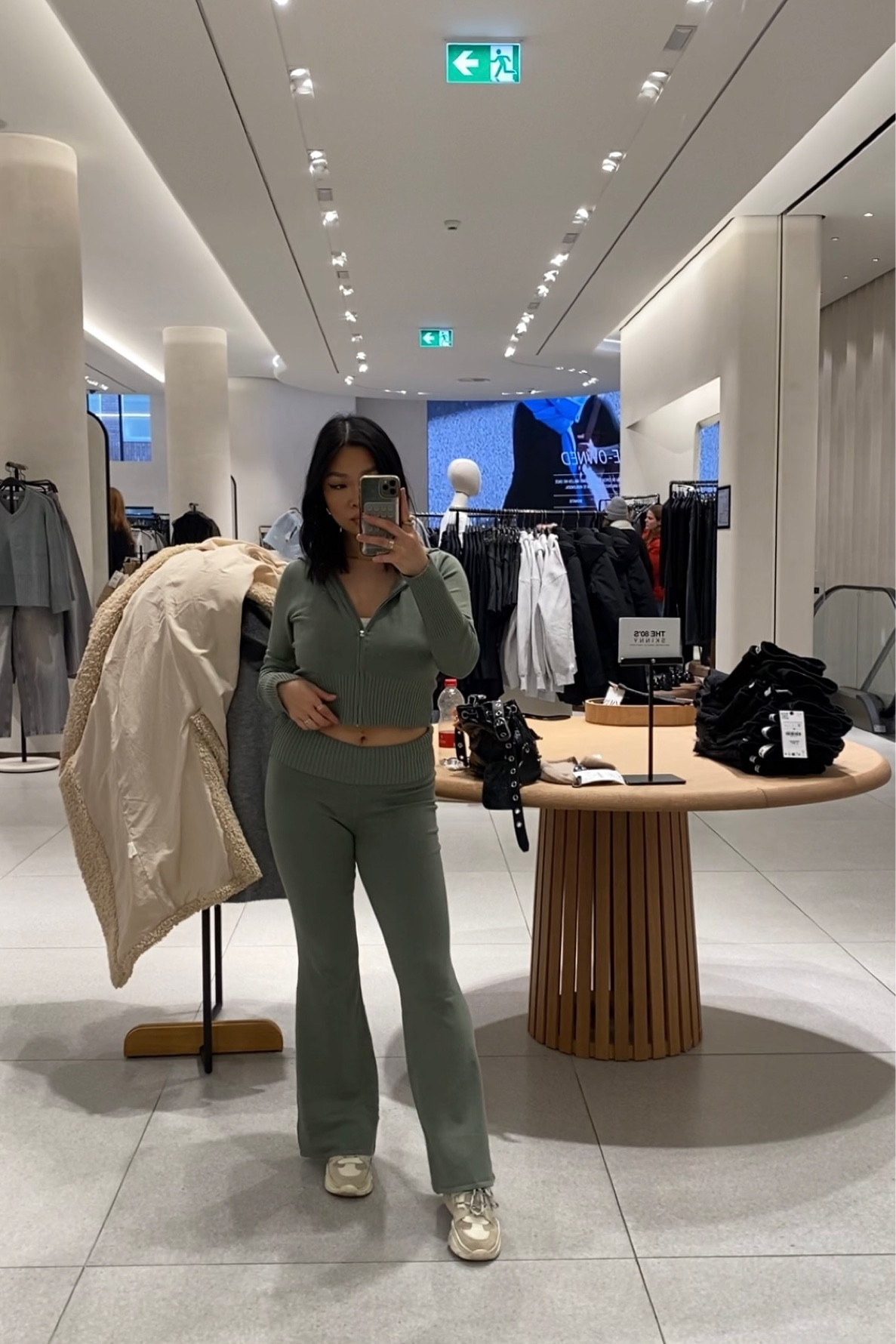 SALE €27.99 Comfy set, I am 1.56 wearing size 164 (13-14Y) from the kids section 

#LTKfindsunder50 #LTKsalealert #LTKeurope