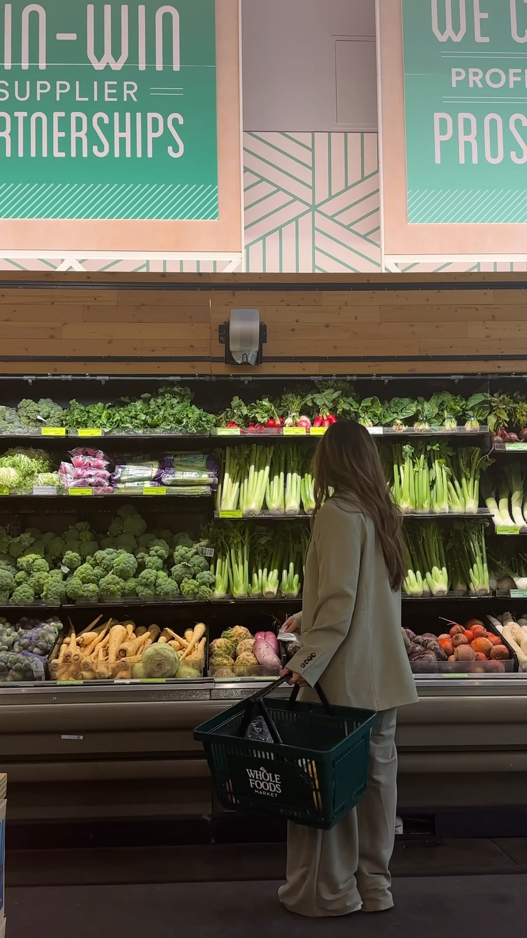 From your morning flow to your afternoon hustle — @drinkjuni is the bff you need in your life ✨Now stocked nationwide at @wholefoods! And only 5 calories and zero sugar - with all the natural good stuff to keep you calm and focused. Created by two of my favorite people @jayshetty and @radhidevlukia, you will LOVE this sparkling tea drink that’s great for your body and mind. ✨✨
- - - - - - - - 
AD, Whole Foods, Juni, LTK Creator, Motherhood

#LTKHoliday #LTKHome #LTKActive