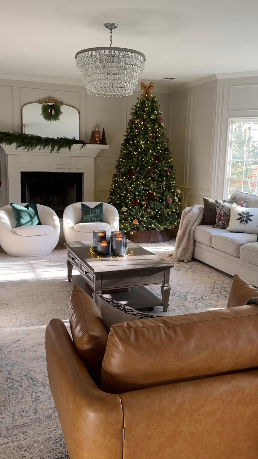 (from a former neutral christmas girlie 🥲) now here for the classic christmas colors🙌 ✨   
this video is from last year but i’m linking all my red & green classic christmas finds from this year’s collections♥️💚 


christmas living room, holiday decor, christmas decorating, christmas tree, ornaments, red and green christmas, classic christmas 

#LTKWatchNow #LTKHoliday 

#LTKFamily #LTKSeasonal #LTKHome