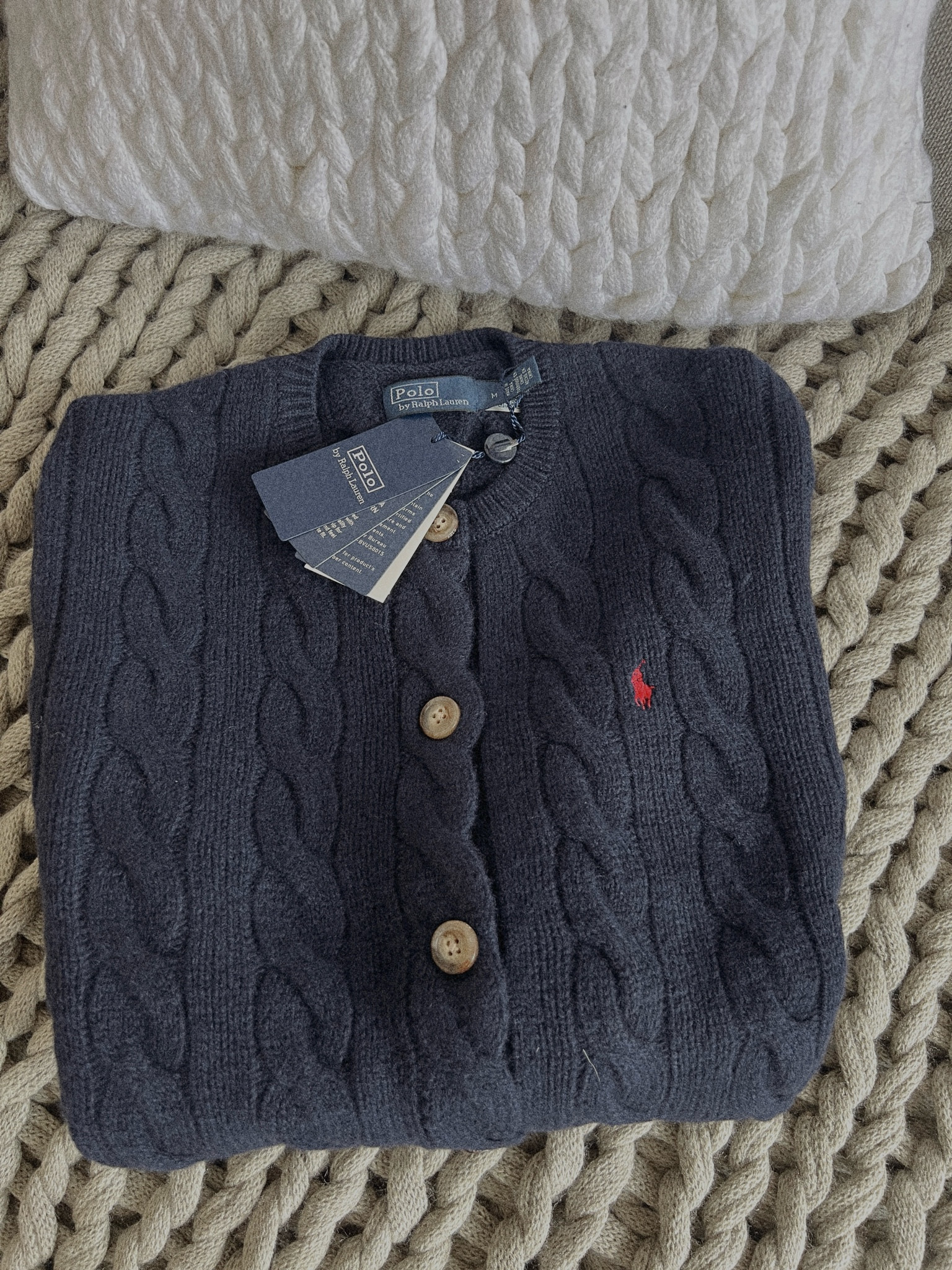 Cable knit for fall

#LTKeurope #LTKautumn #LTKsale