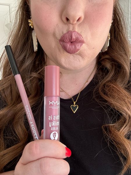 Lip combo I’ve been loving lately - a pretty nude pink ish combo that’s gorgeous for spring and summer 

NYX gloss shade: Ube Milkshake
Sephora lip liner shade: Sink or Suede

#LTKFindsUnder50 #LTKGiftGuide #LTKBeauty
