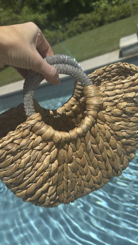 The sparkle of this bag is insane!! 🤩 such a cute and affordable straw woven bag for spring and summer. I don’t love spending a ton on more trendy or seasonal bags so this is such a find!! 

#LTKitbag #LTKstyletip #LTKfindsunder50