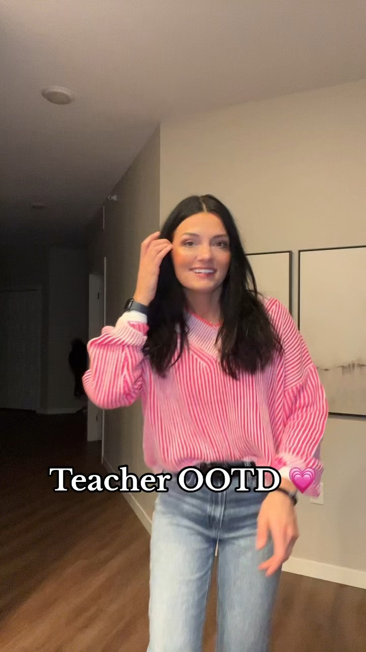 Loving this pink sweater! I am wearing a medium for a more oversized look 💗

#LTKworkwear #LTKfindsunder50 #LTKSeasonal