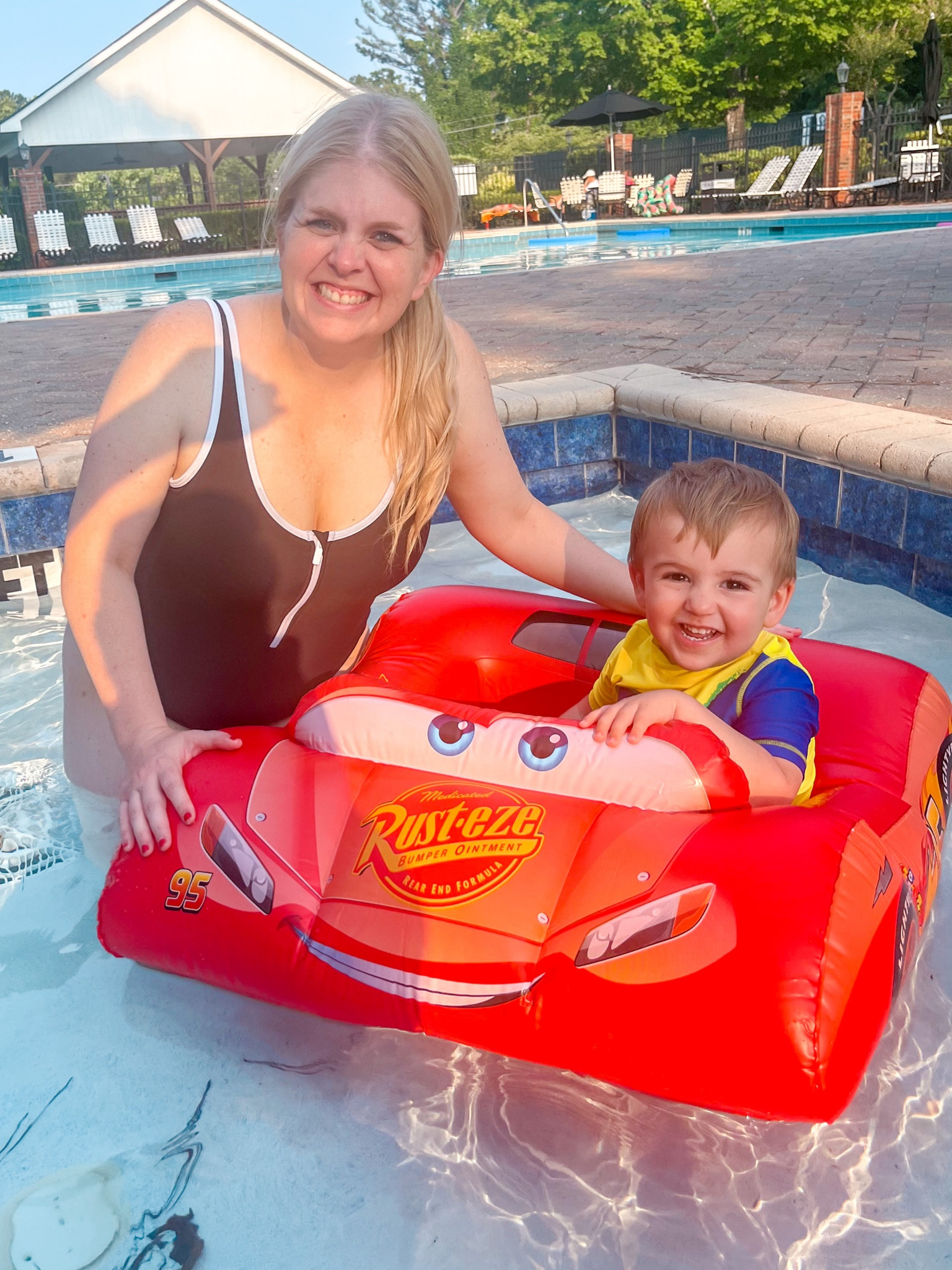 Lightning mcqueen discount pool inflatable