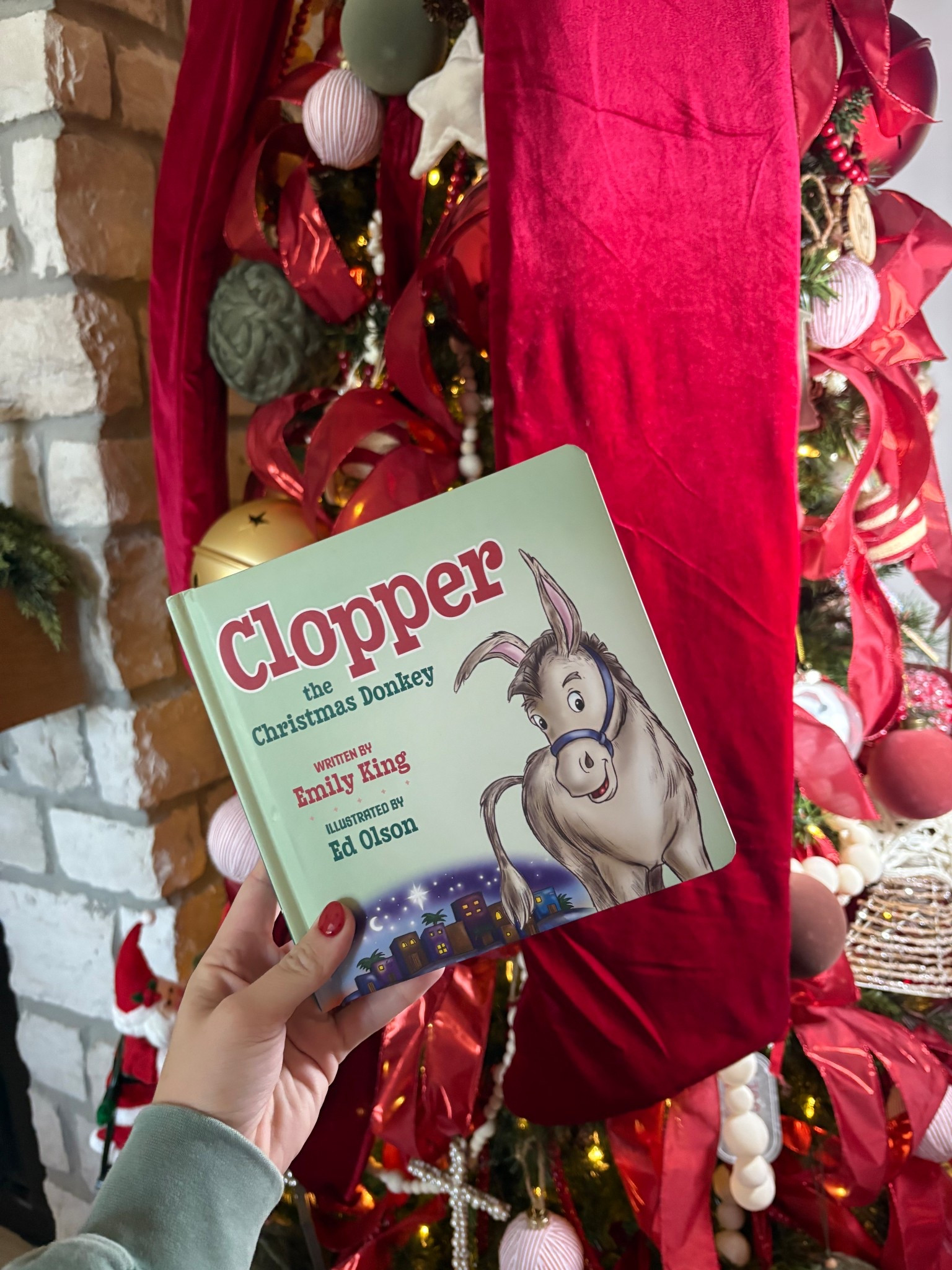 Our favorite Christmas books right now!!!