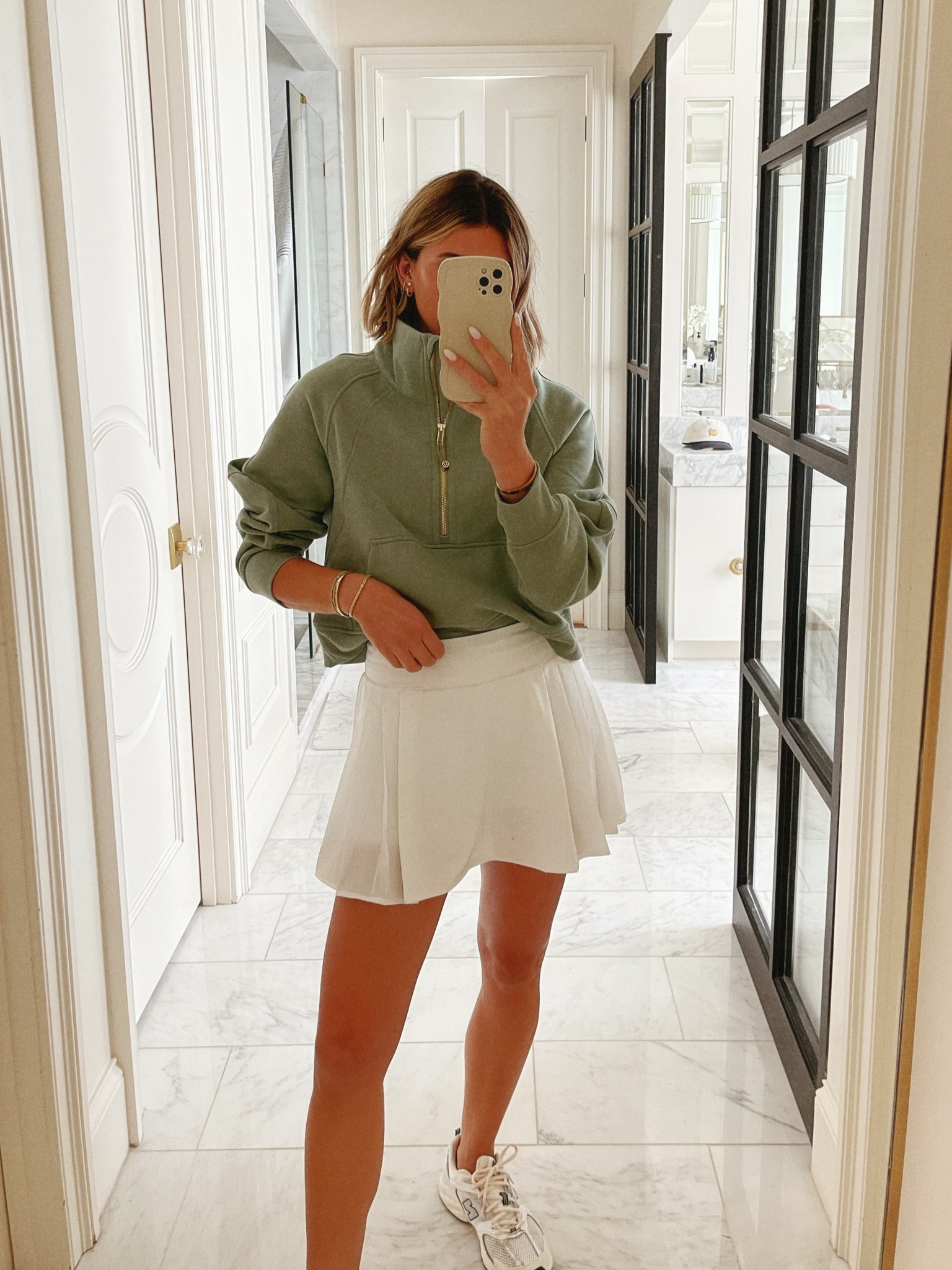 New in from Lululemon. I'm 5'7 and wearing size small in all tops and bottoms 