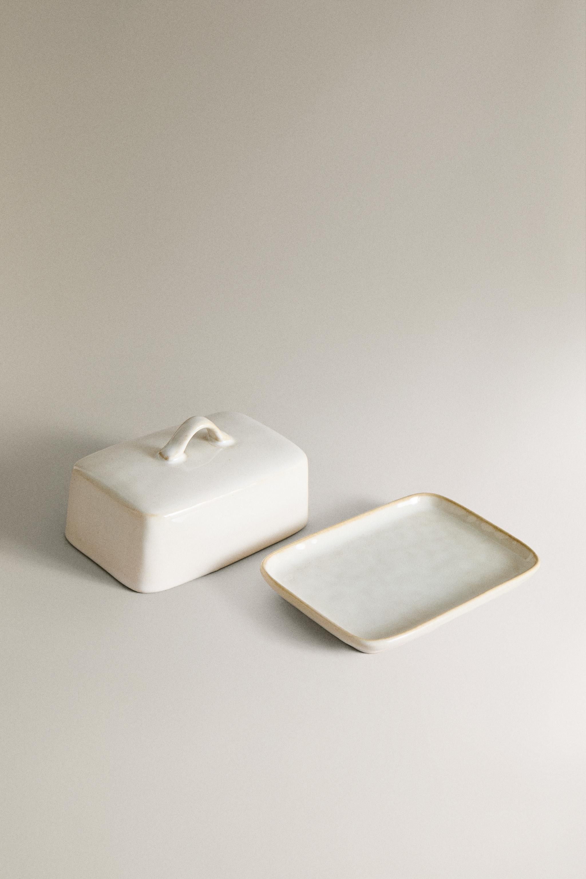 Stoneware butter dish. Featuring a rectangular base with slightly raised edges to contain the but... | Zara US