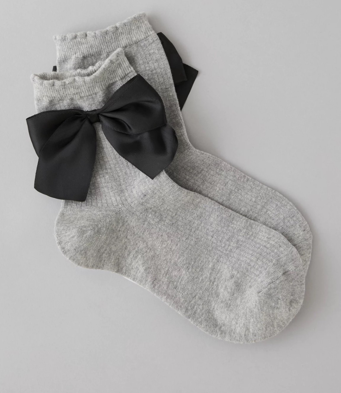 The cutest oversized bow socks. I wish they came in more colors 

#LTKStyleTip #LTKHoliday #LTKGiftGuide