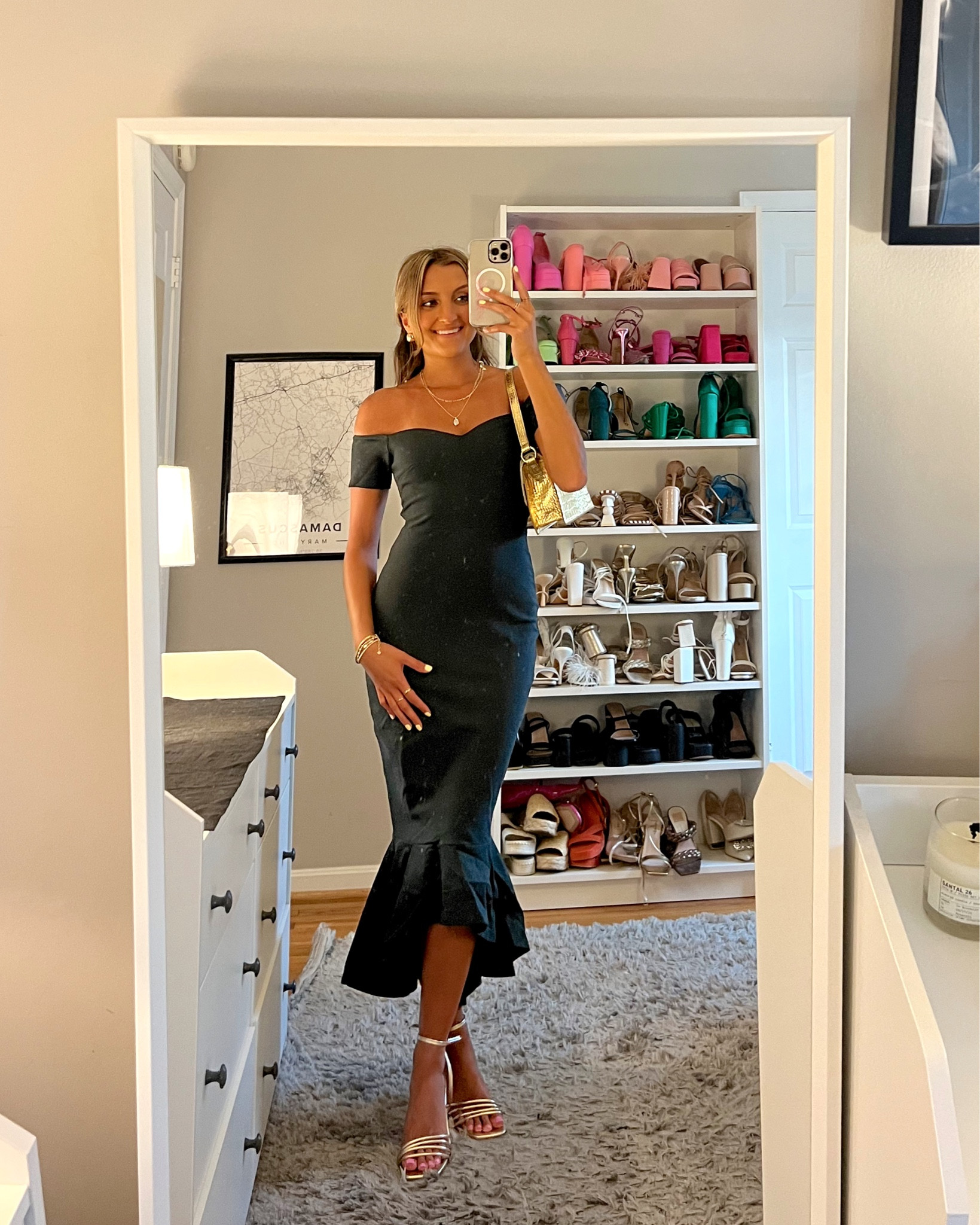 holiday outfit ideas / Christmas outfit ideas from lulus. ❤️🎄 wearing an XS in this dress - would be a great winter wedding guest dress!