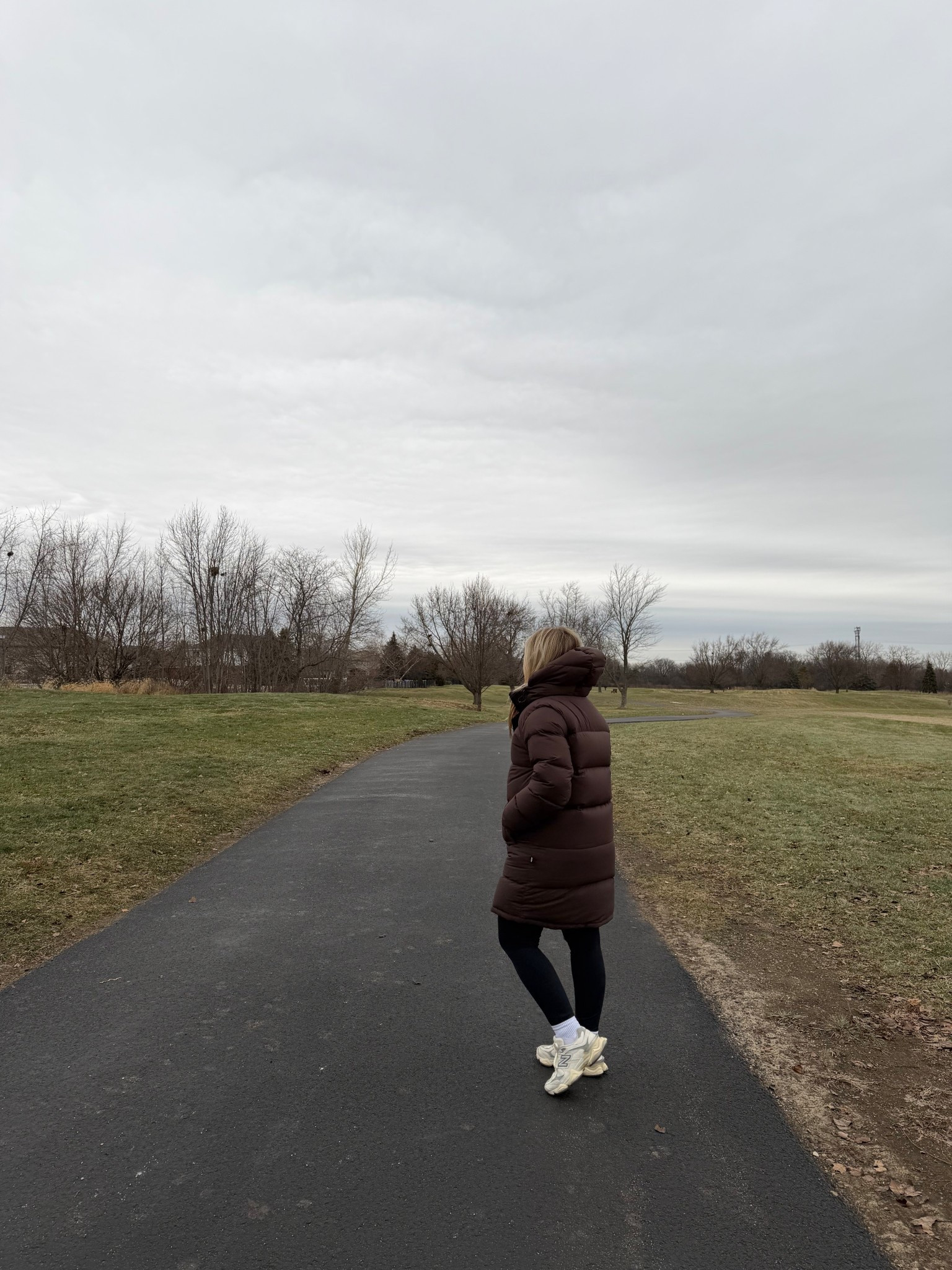 Midwest winter approved jacket I wear out for walks and I never feel cold! Also, these sneakers are so comfortable!

#wintercoat #winteroutfit #aritzia #newbalance #leggings #outfit #giftsforher 

#LTKGiftGuide #LTKdayinmylife #LTKootd