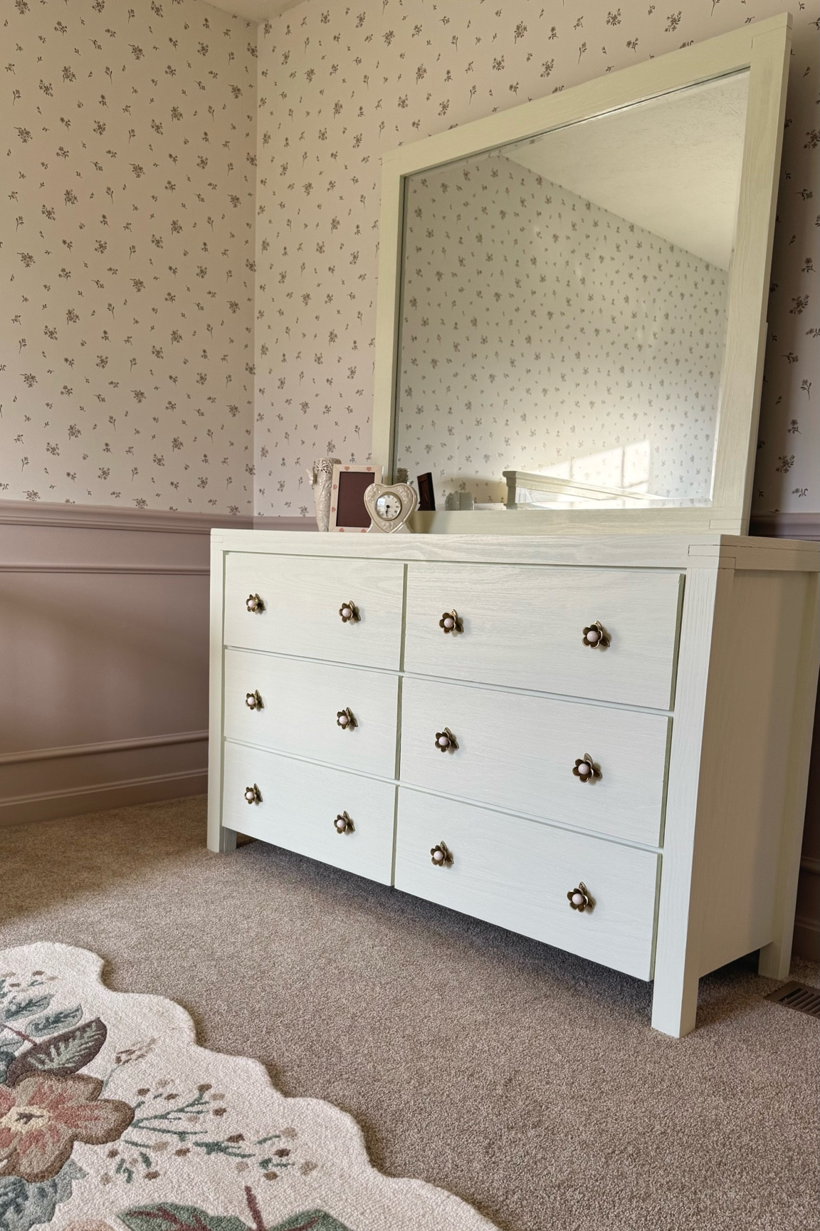 Catching up on linking the dresser hardware 💓 love how it turned out! 