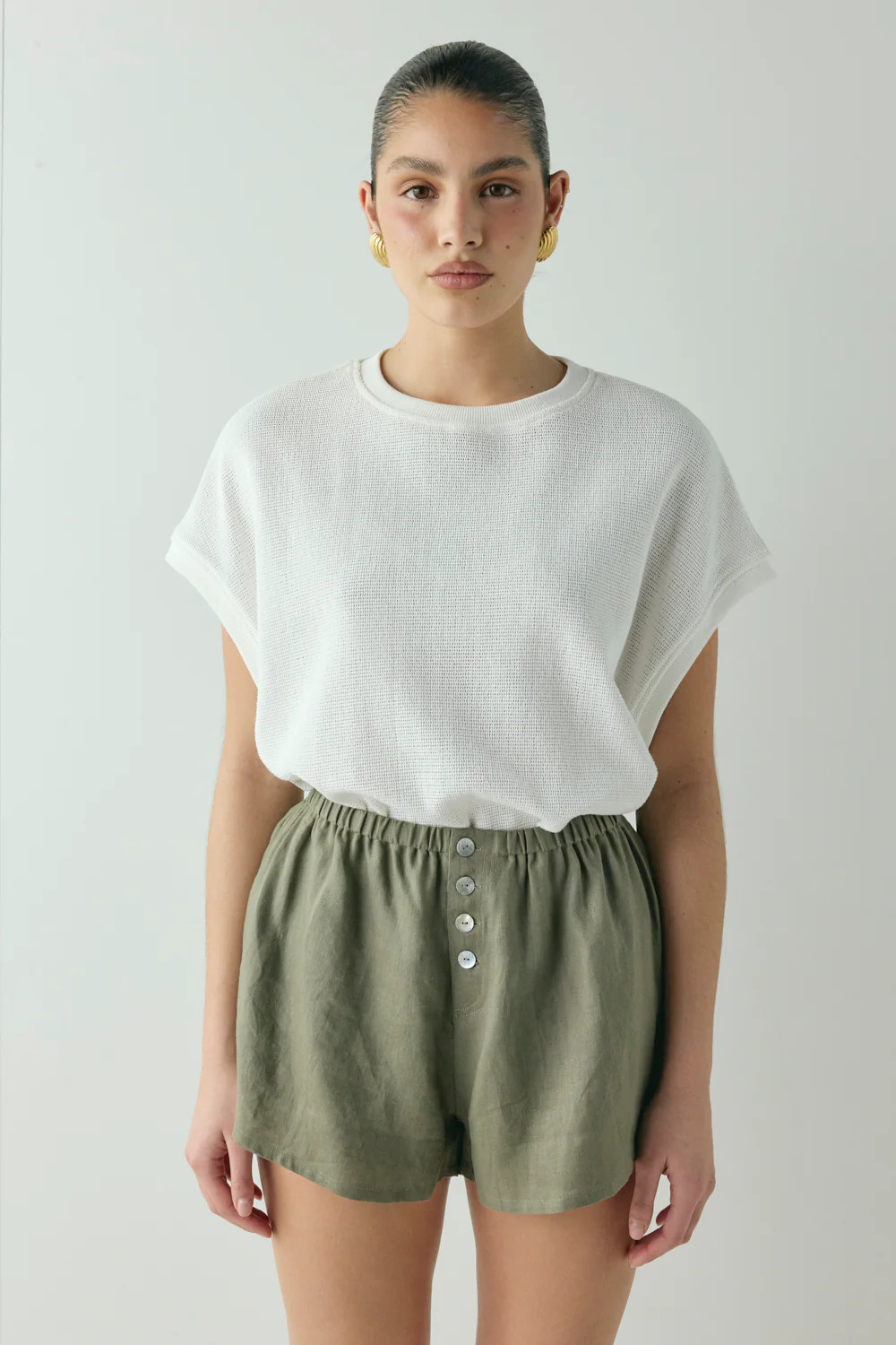 Eira Linen Shorts Khaki | VRG Grl