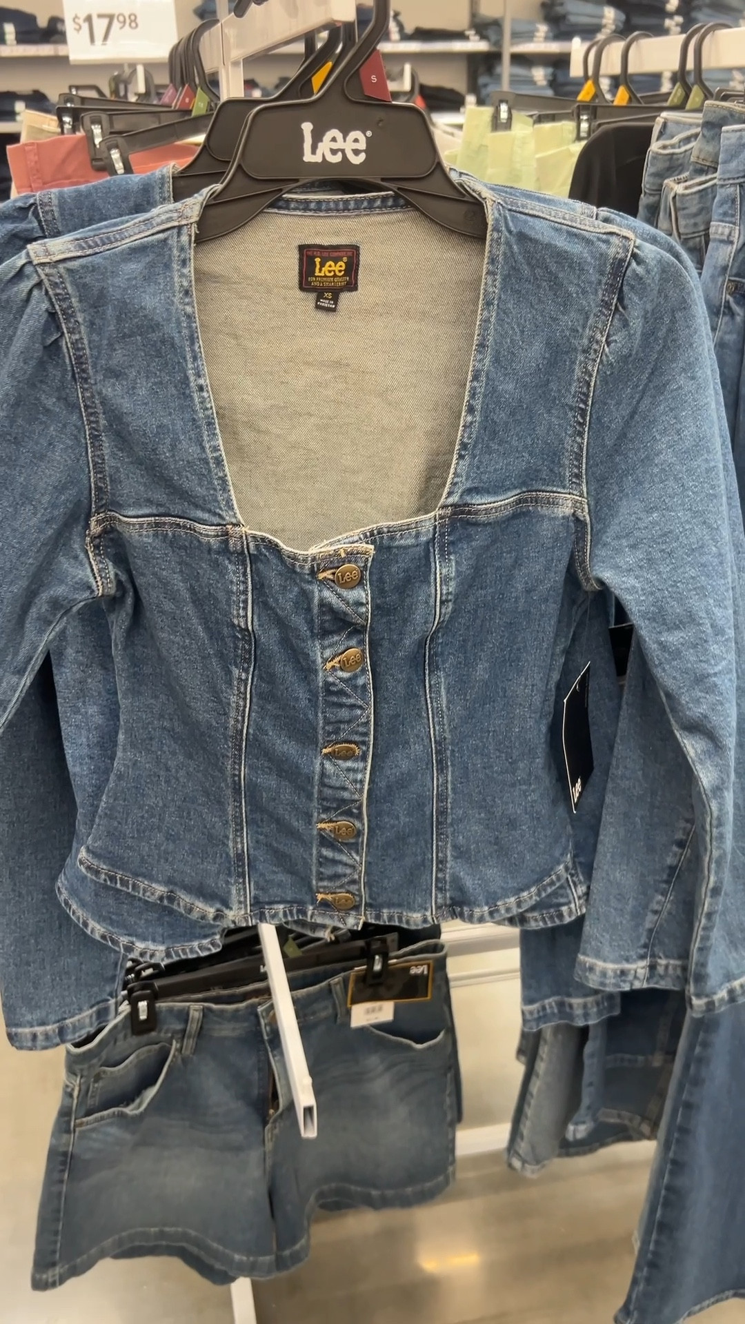 Under $30 - Denim button down top

#LTKFindsUnder50 #LTKStyleTip