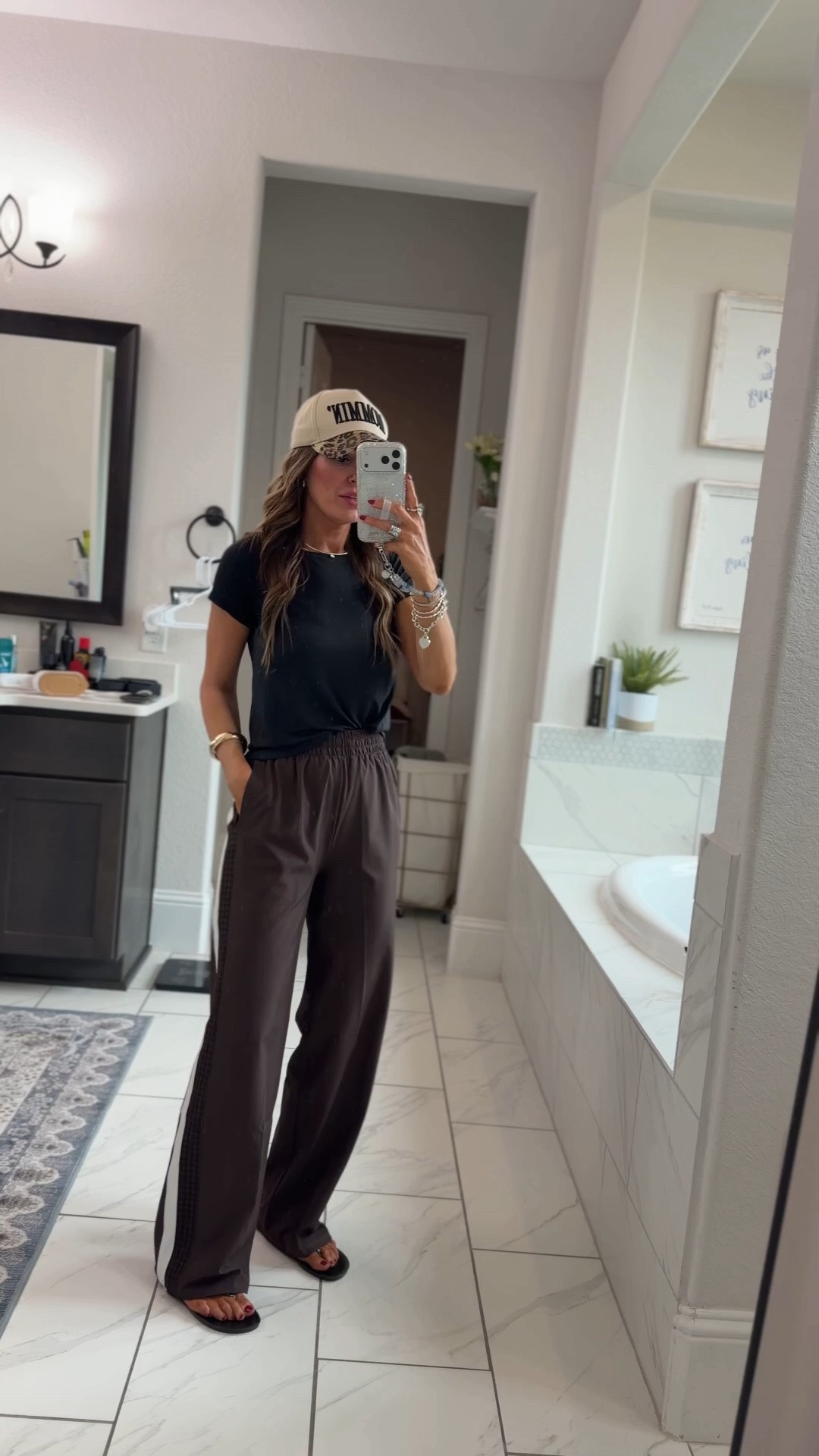Wearing an XS in the pants and an XS in the top!

#LTKgrwm #LTKootd #LTKdayinmylife