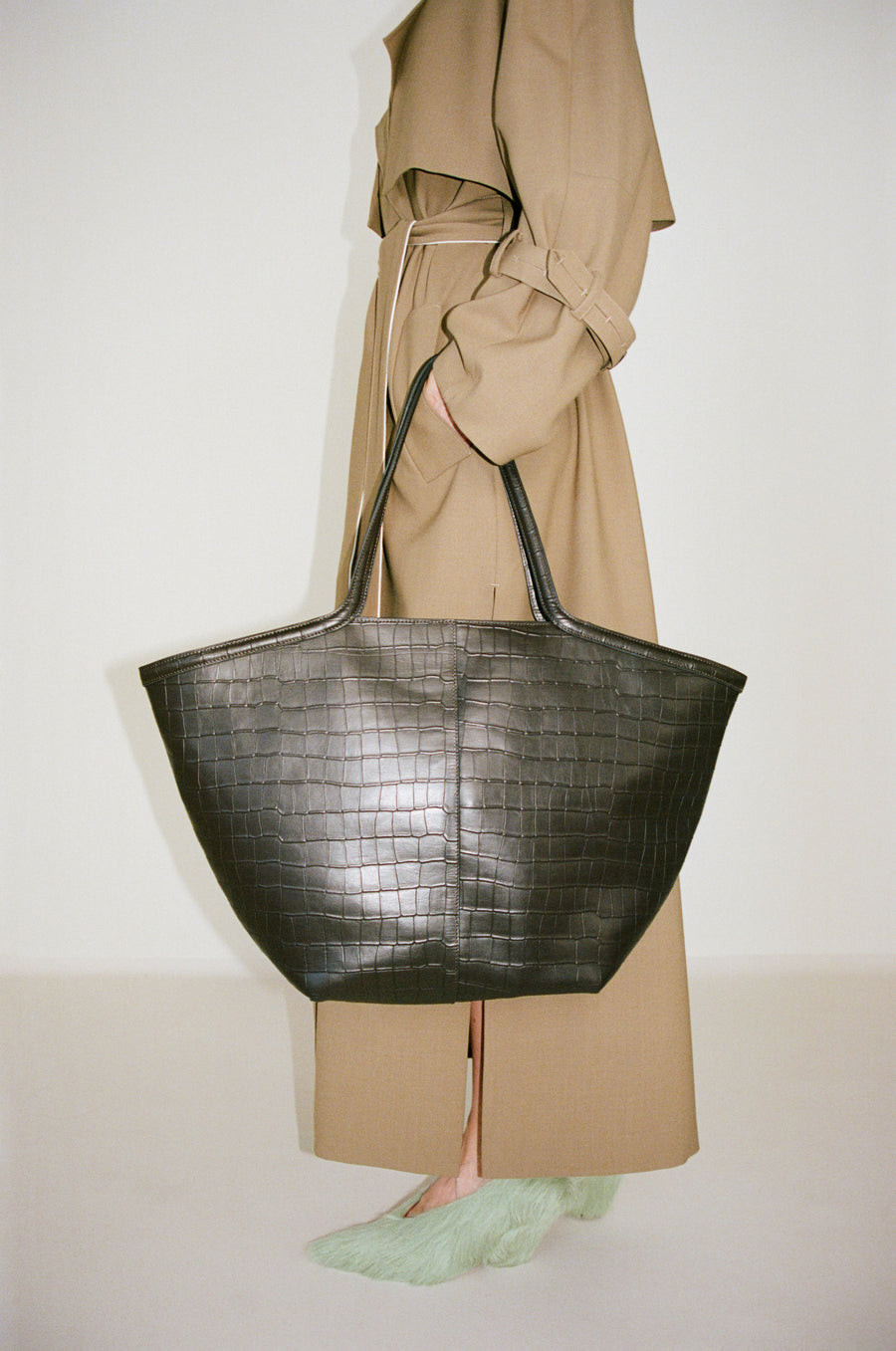 Juniper Leather Tote in Chocolate Brown - CAMILLA AND MARC® C&M | CAMILLA AND MARC (ANZ)