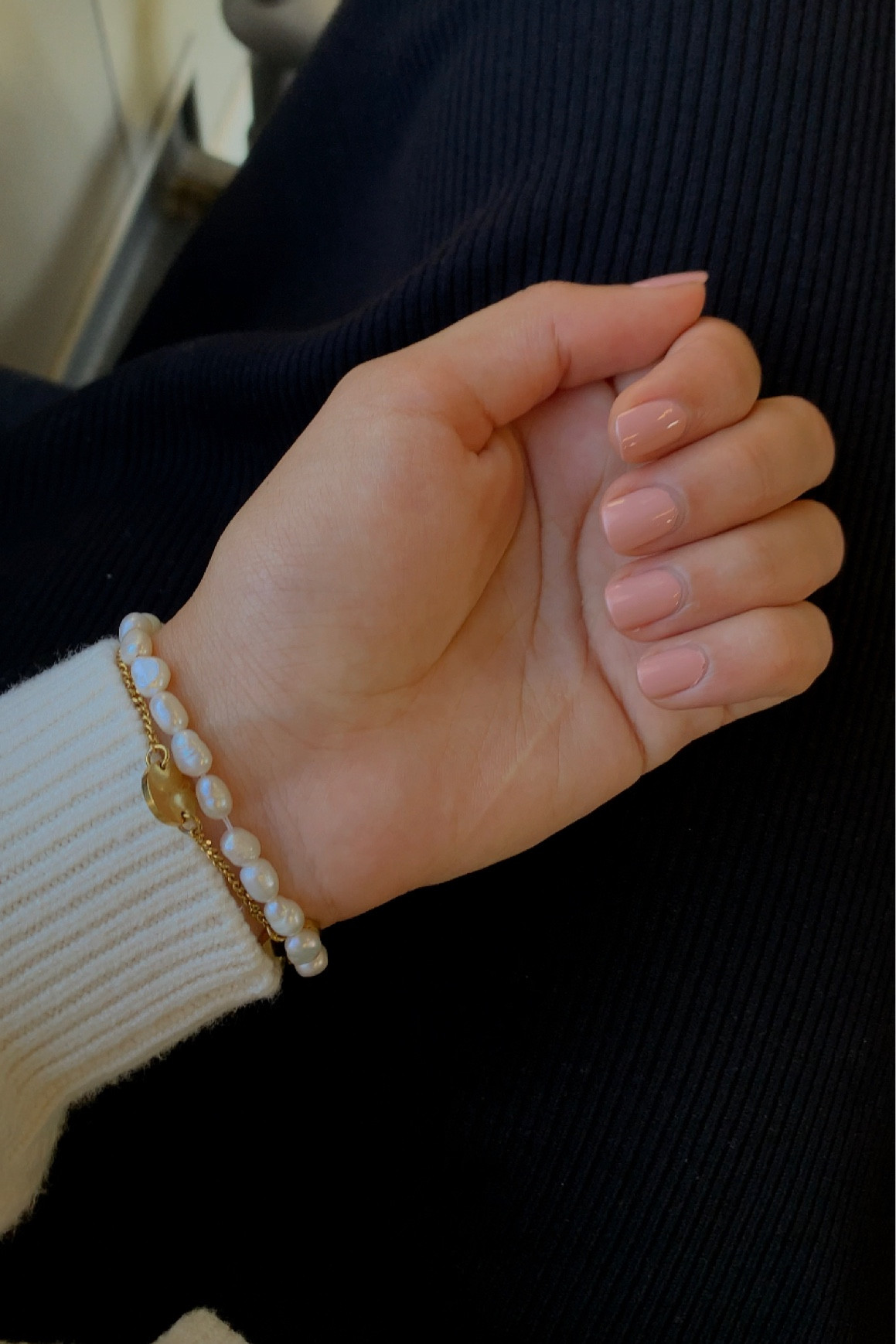 soft pink 🤍
bracelets are from @omaira.store (insta) dc: ZAYAAN

kiko power pro shade 09 vintage rose
soft pink nail inspo

#LTKstyletip #LTKbeauty #LTKworkwear