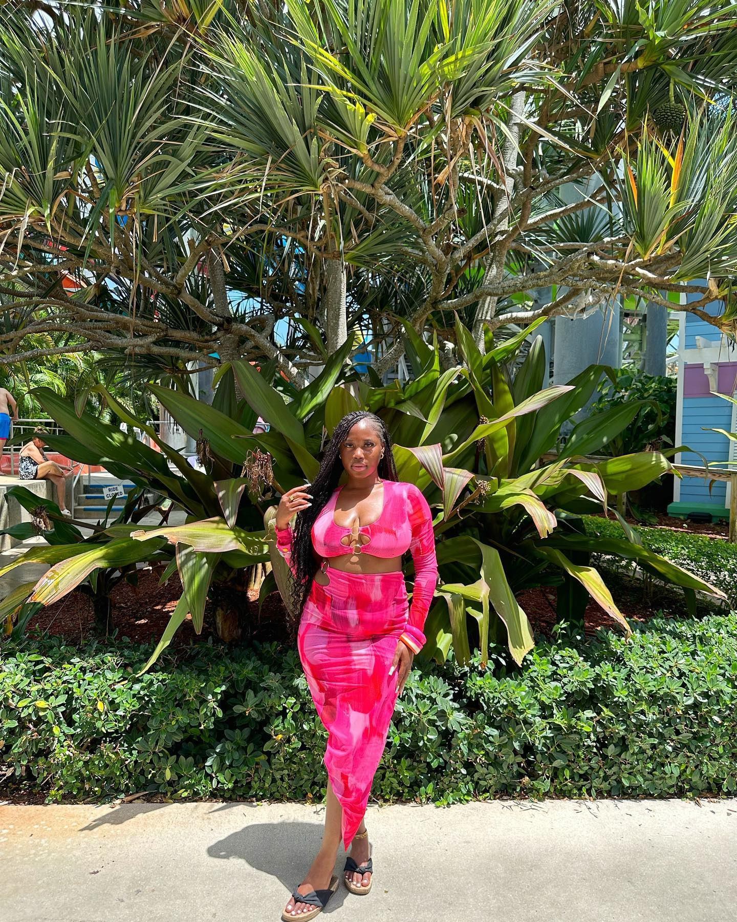 in my ‘i love pink’ phase 💗😮‍💨 @farailondon #stylebyemmanuela 

don’t forget to use my code ‘STYLEBYEMMANUELA’ to save some money off your #farailondon purchases babe 💋

💗 Peony Co-ord Set - https://collabs.shop/4hbgvy
.
.
.
#westpalmbeach #torontoblogger #miamiblogger #beachoutfits #pooloutfitideas

#LTKcanada #LTKcurves #LTKstyletip