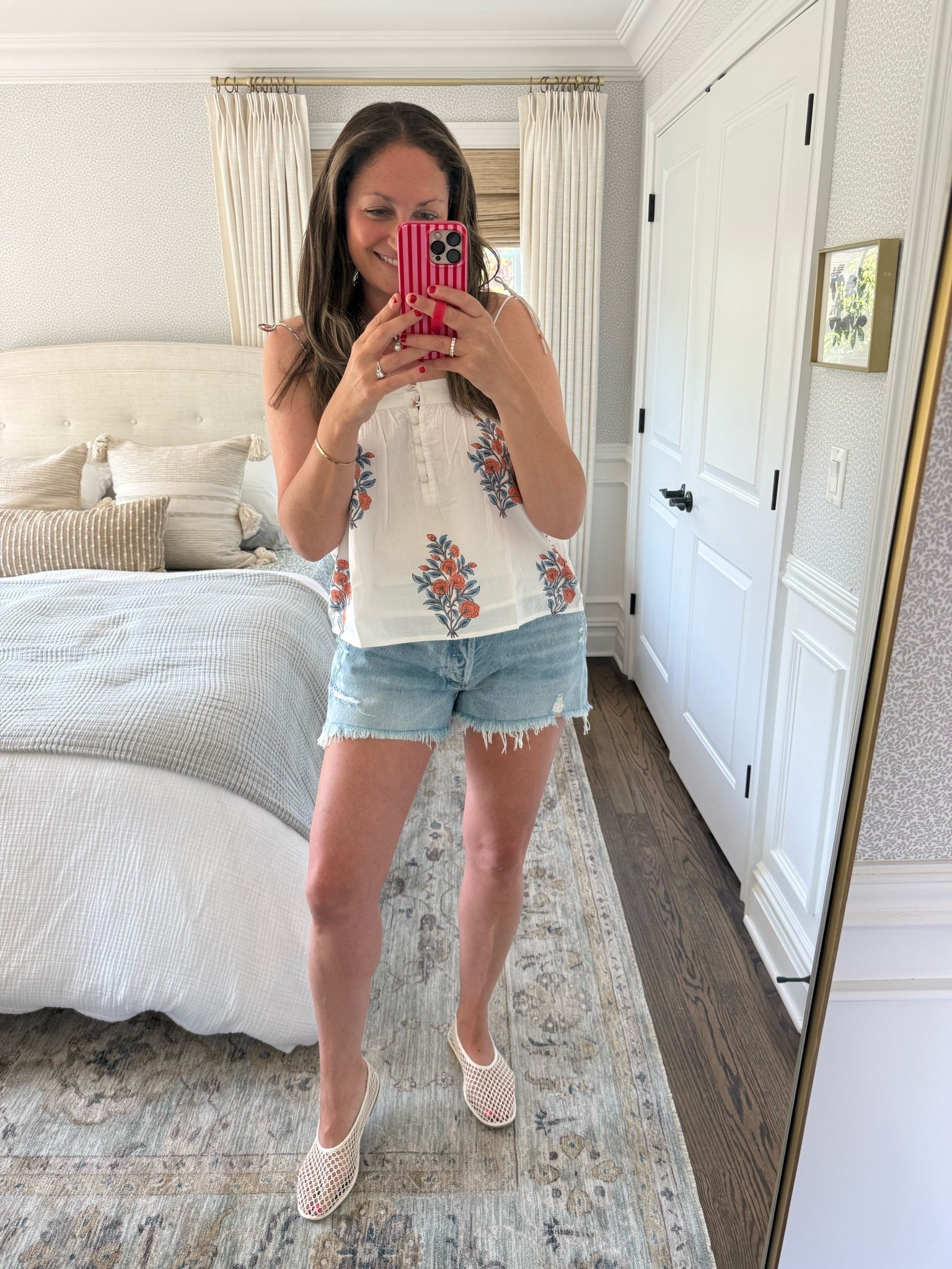 Today’s “feels like summer” OOTD! 

This Mara top is so lightweight, easy breezy and the pattern is to die for!! Obsessed with it, linking the whole collection of this print. 

Also sharing my Agolde Jean cut-offs and @Target ballet flats!

#LTKootd #LTKdayinmylife #LTKSeasonal