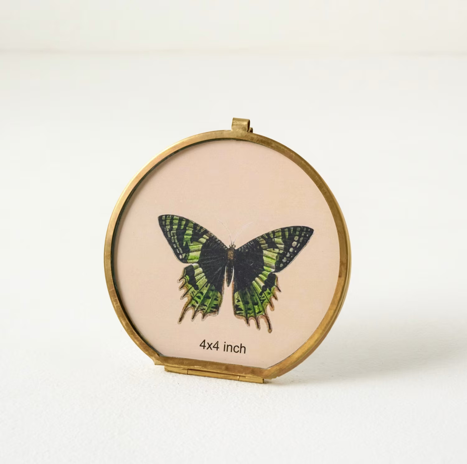 Stella Round Brass Frame | Magnolia