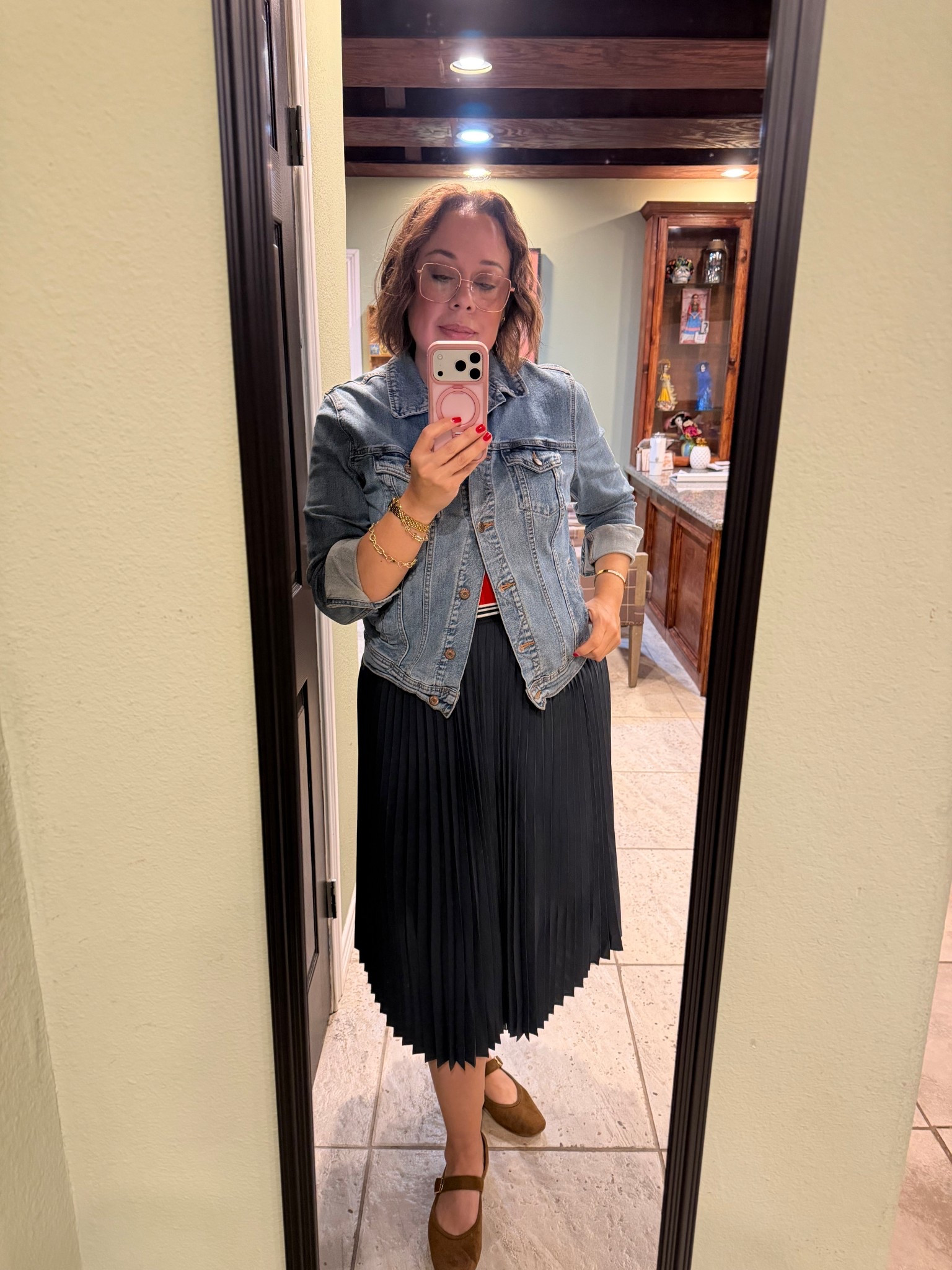 This skirt is life. Spring is here 🌺 

#LTKMidsize #LTKOver40 #LTKootd