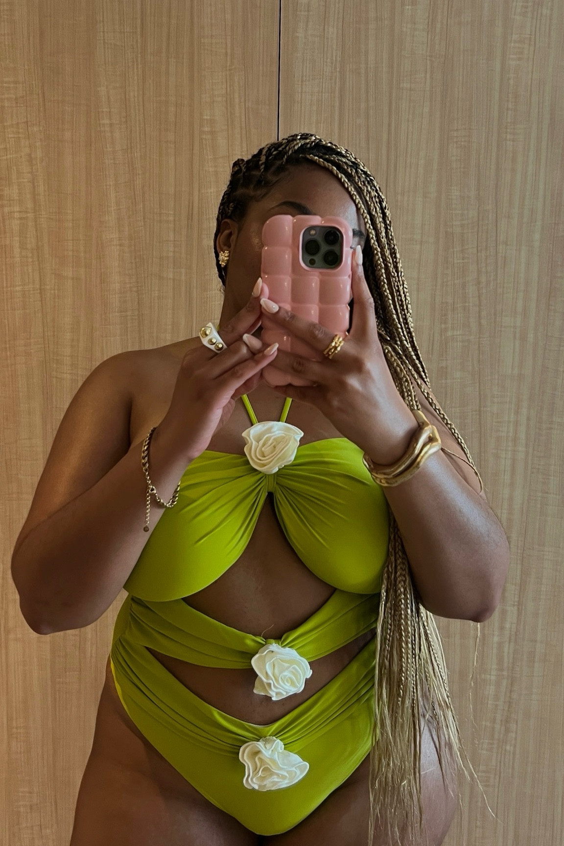 rosette bathing suit 

#LTKFindsUnder50 #LTKFindsUnder100 #LTKMidsize