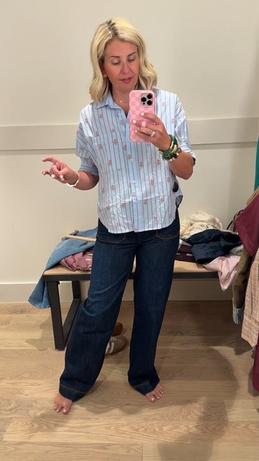 A moment for these Colettes…the stitching is perfect. Yall know how much I love the Mabel and this new print is super cute! 
Top - xxs (need xs)
Jeans - 25 (need 26P)