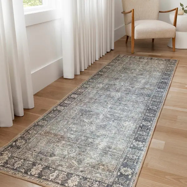 Alexander Home Sophia Distressed Grey Oriental Area Rug - Overstock - 31619343 | Bed Bath & Beyond