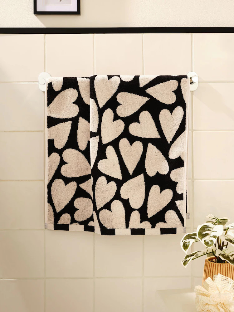 Kaufe Sie  Heart Print 100% Cotton Towel bei Next Deutschland | Next EU