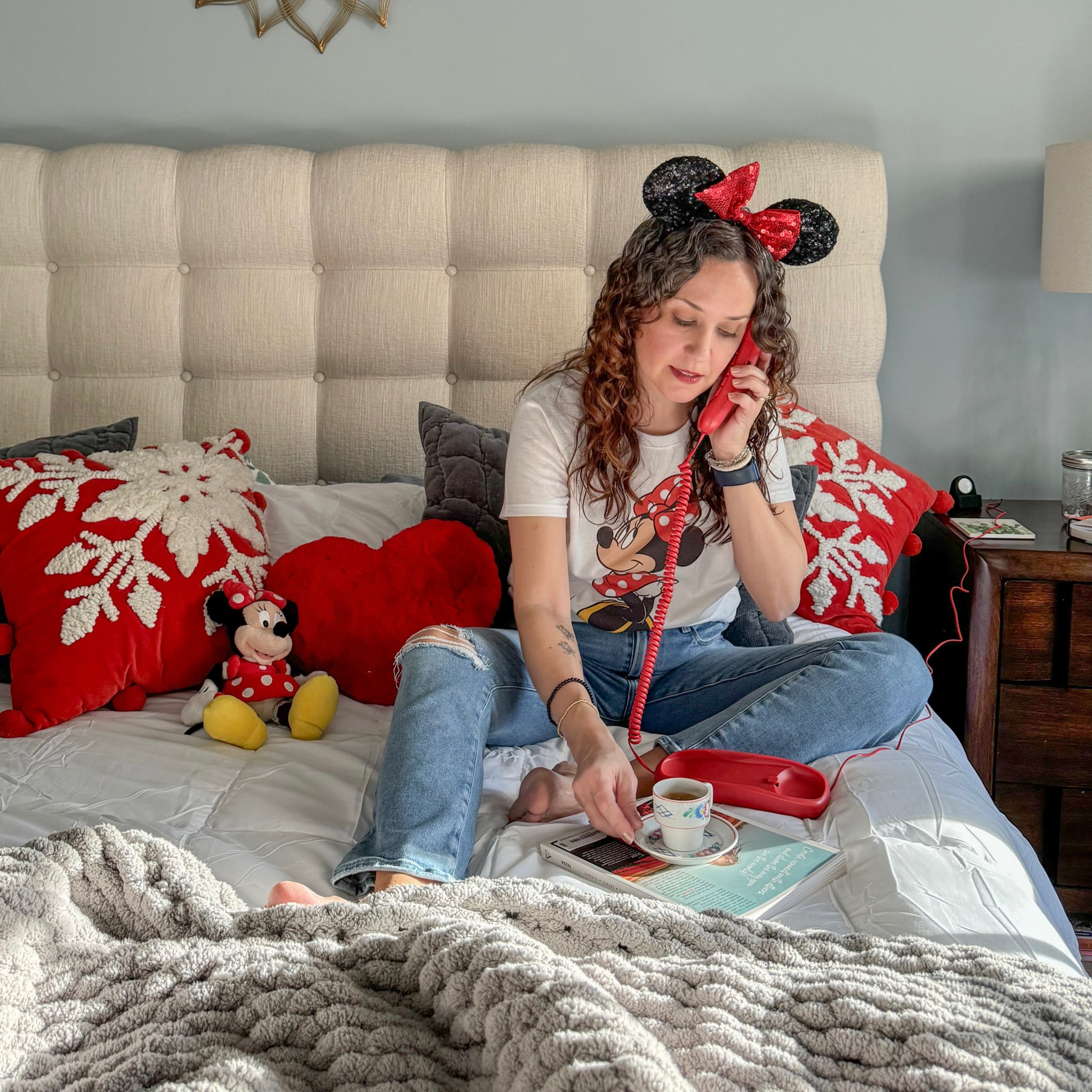 Minnie Mouse style 

#LTKover40