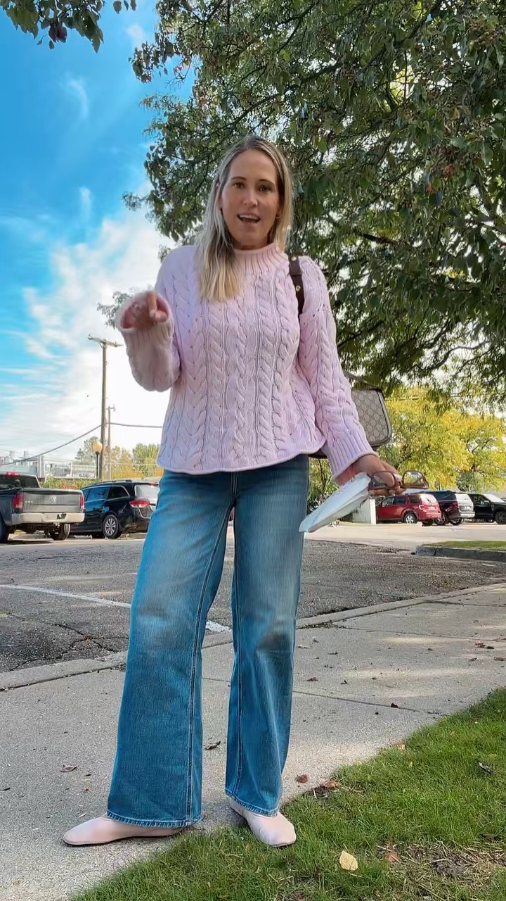 Dentist ootd. And if you can help the Pink Fund that would be Amazing too. 20% of funds of the purchase of the hope heart plate and bow to to help people financially in need pay there bills while going through treatment.

#LTKootd #LTKSeasonal #LTKOver40