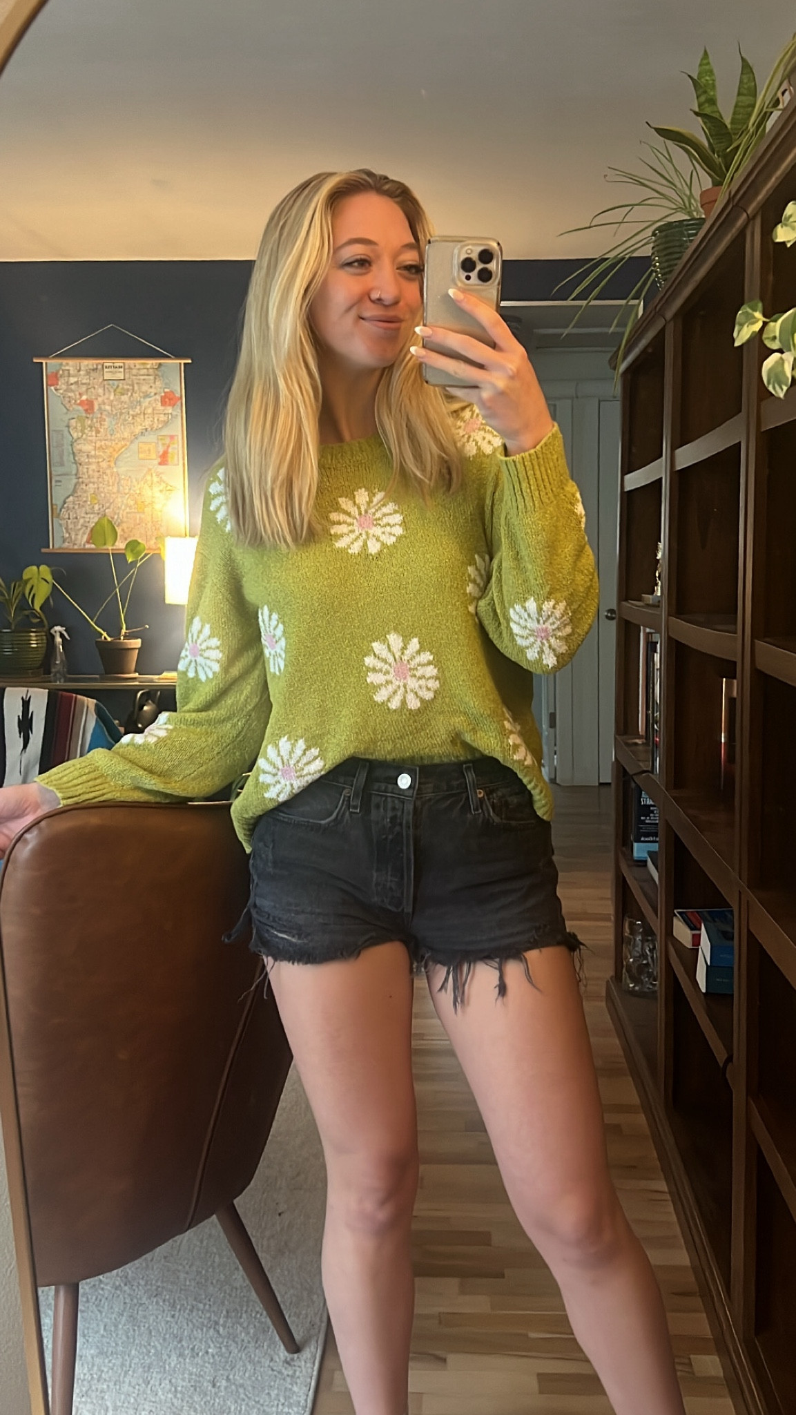Leaning into spring transition outfits! 🌼
Paired this floral spring sweater with my jean shorts to stay cozy when the spring wind hits 😌

Aritzia shorts, Agolde shorts, jean shorts, spring sweater, floral sweater, flower sweater, spring transition, spring outfit, shorts sale

#LTKSeasonal