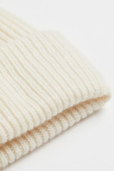 Knitted cashmere hat | H&M (UK, MY, IN, SG, PH, TW, HK)