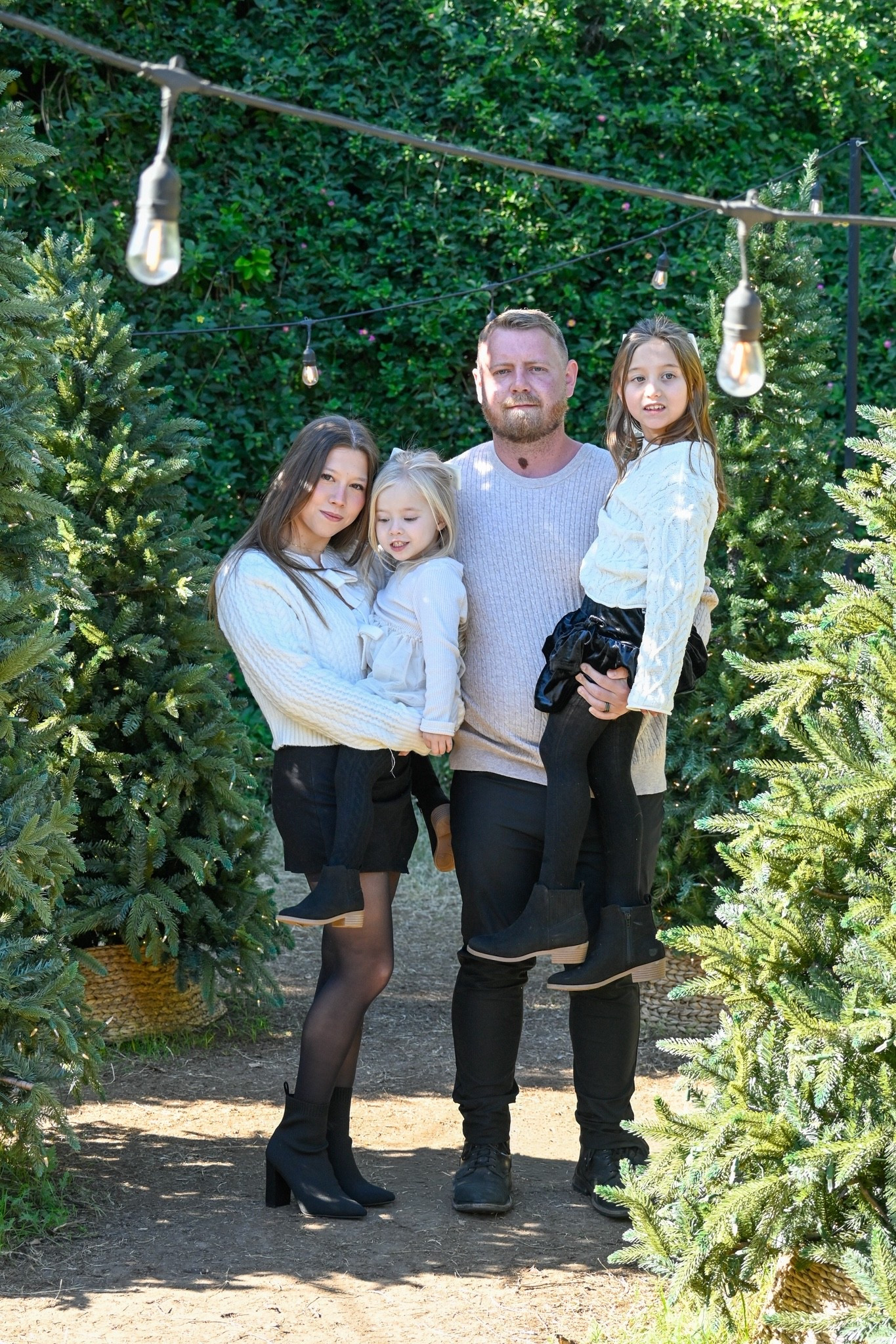 Another year, another season full of laughter!🎄🤍 

These are the cutest, last minute Christmas outfits I found for a steal! If you need something festive ASAP, everything is linked🎁

#LTKSeasonal #LTKHoliday #LTKFindsUnder50