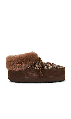 MOON BOOT X Guest in Residence Evx Chalet Mule in Cocoa from Revolve.com | Revolve Clothing (Global)